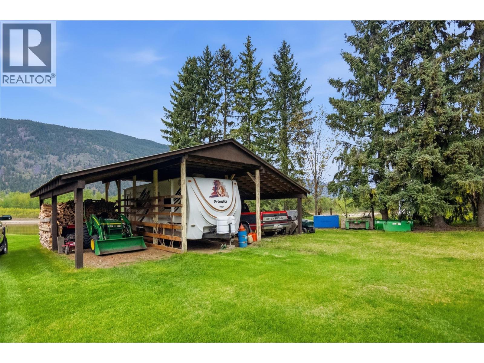 8753 Veteran Road, Vavenby, British Columbia  V0E 1Z2 - Photo 26 - 10385506