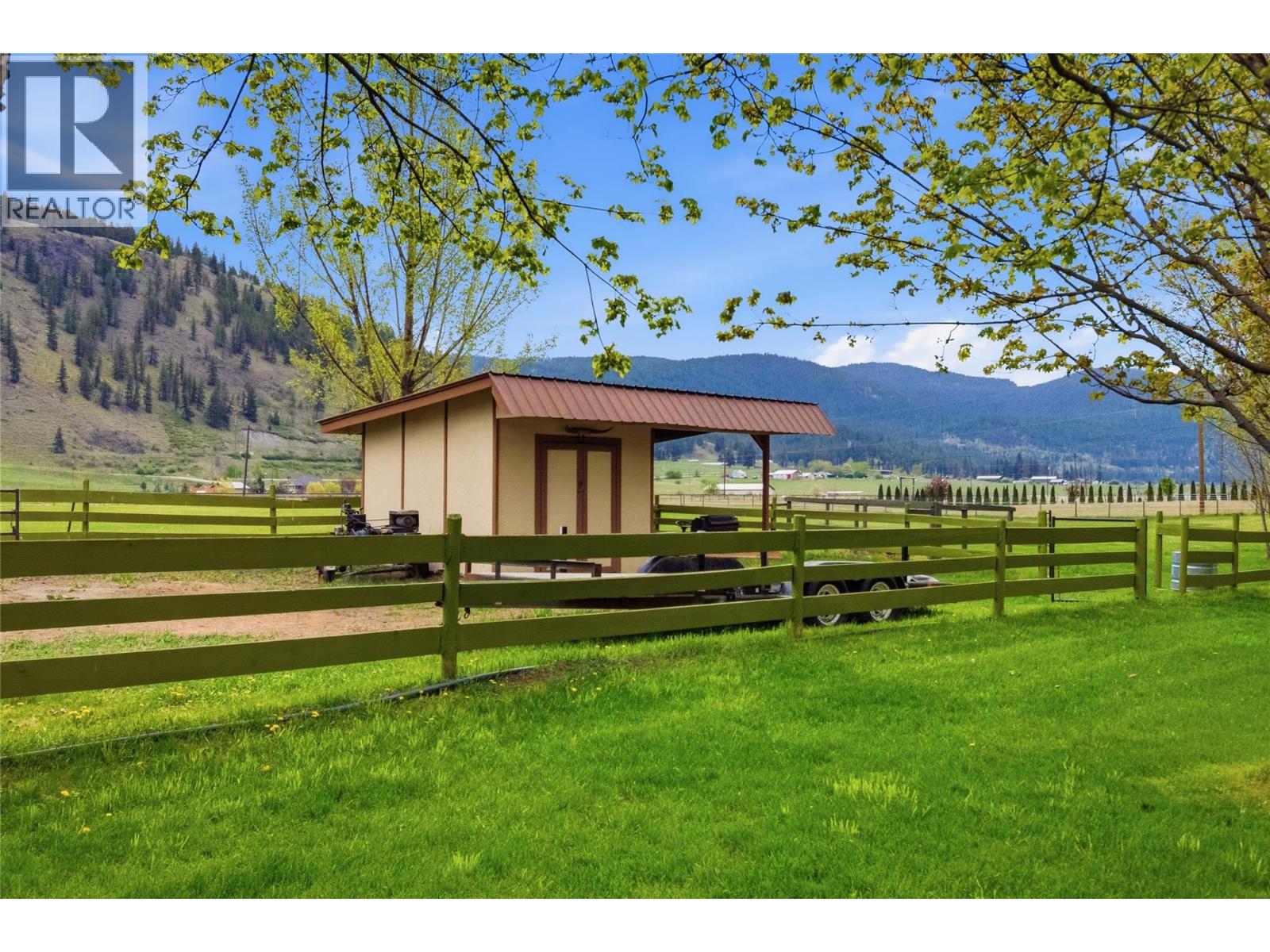 8753 Veteran Road, Vavenby, British Columbia  V0E 1Z2 - Photo 28 - 10385506