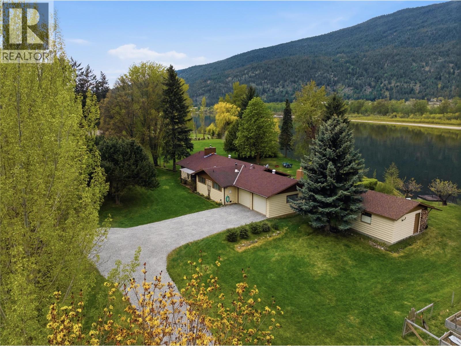 8753 Veteran Road, Vavenby, British Columbia  V0E 1Z2 - Photo 33 - 10385506