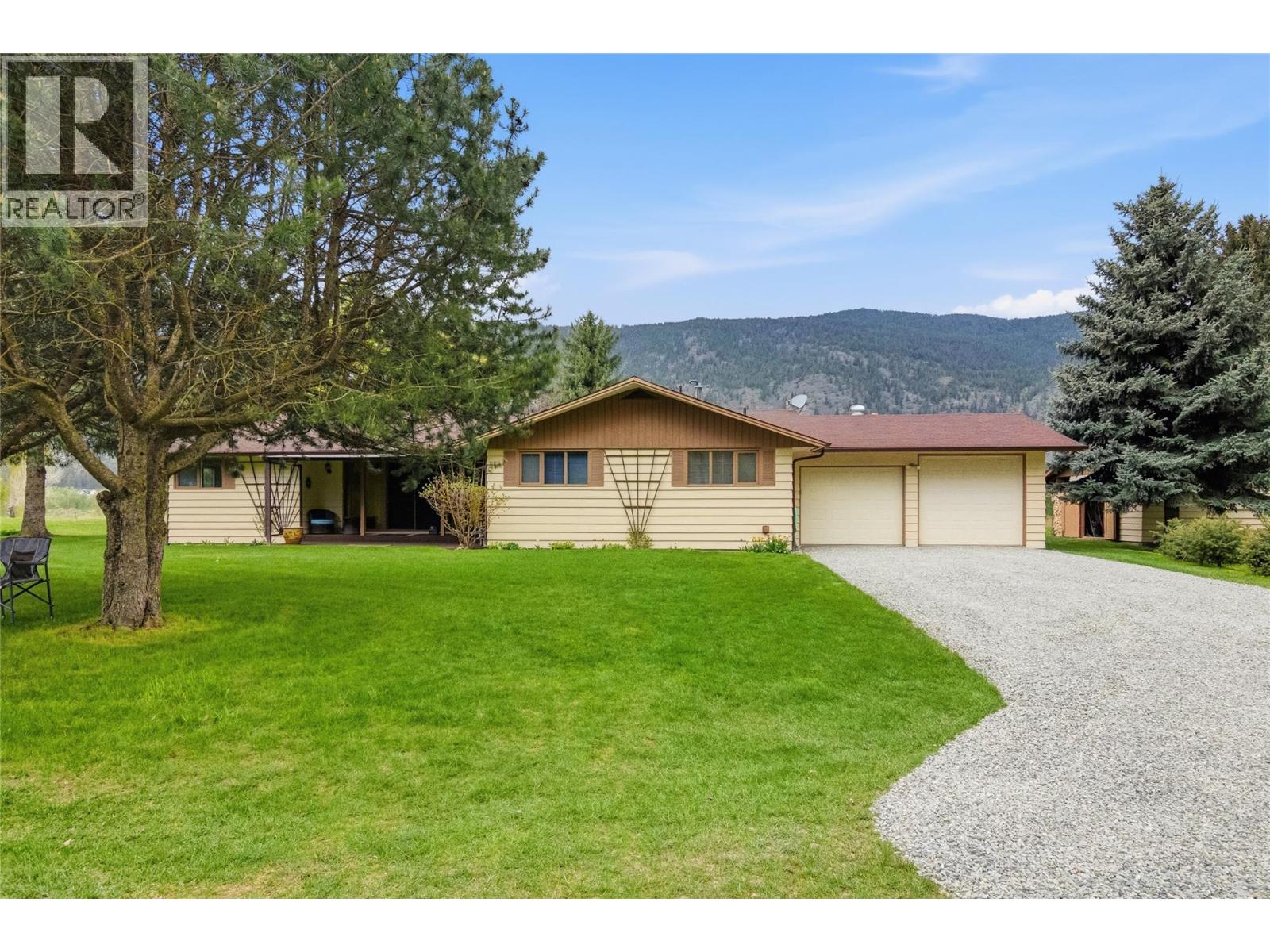 8753 Veteran Road, Vavenby, British Columbia  V0E 1Z2 - Photo 6 - 10385506