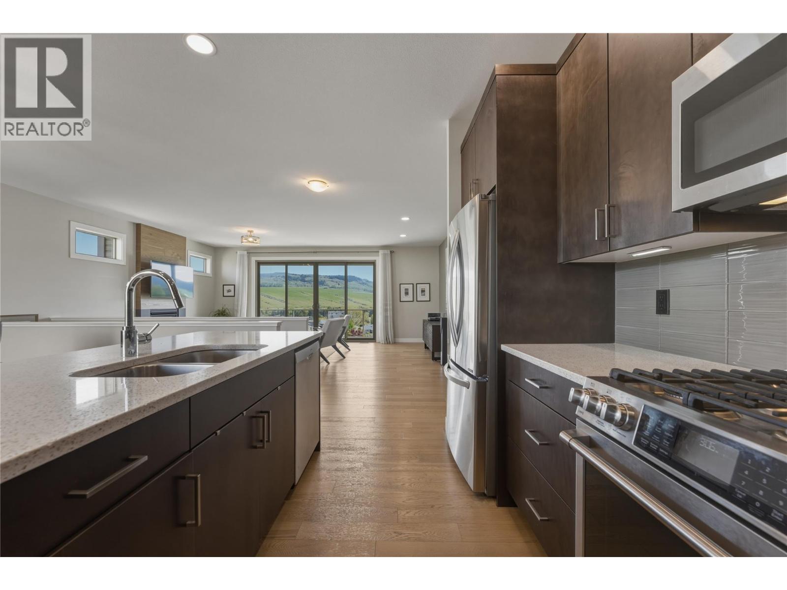 5709 Richfield Place, Vernon, British Columbia  V1H 1A6 - Photo 11 - 10385487