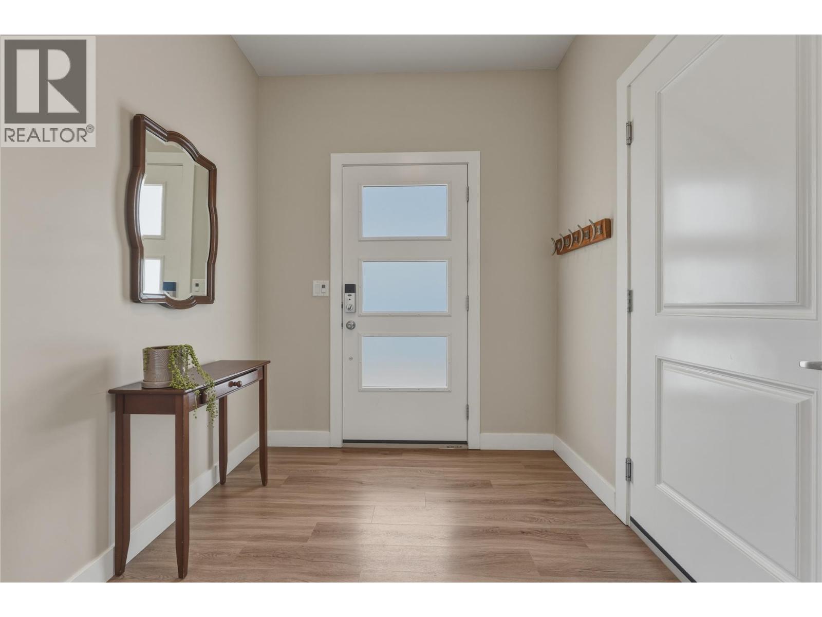5709 Richfield Place, Vernon, British Columbia  V1H 1A6 - Photo 3 - 10385487