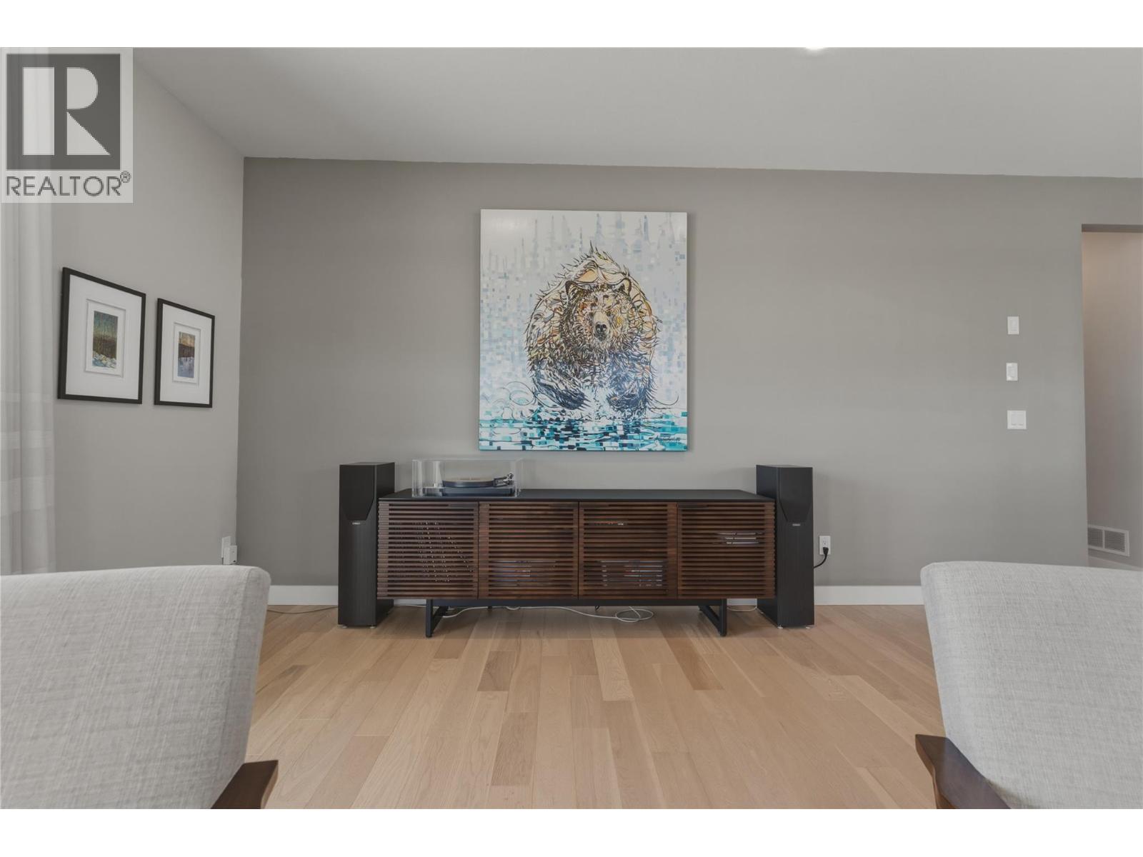 5709 Richfield Place, Vernon, British Columbia  V1H 1A6 - Photo 8 - 10385487