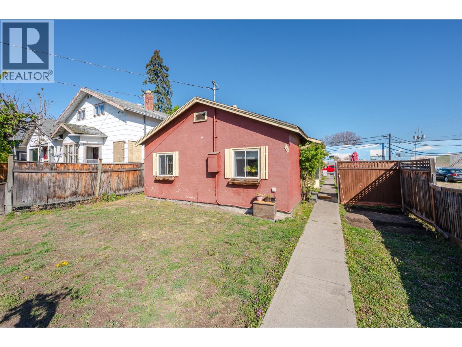 329 Nanaimo Avenue W, Penticton, British Columbia  V2A 1N8 - Photo 2 - 10385979
