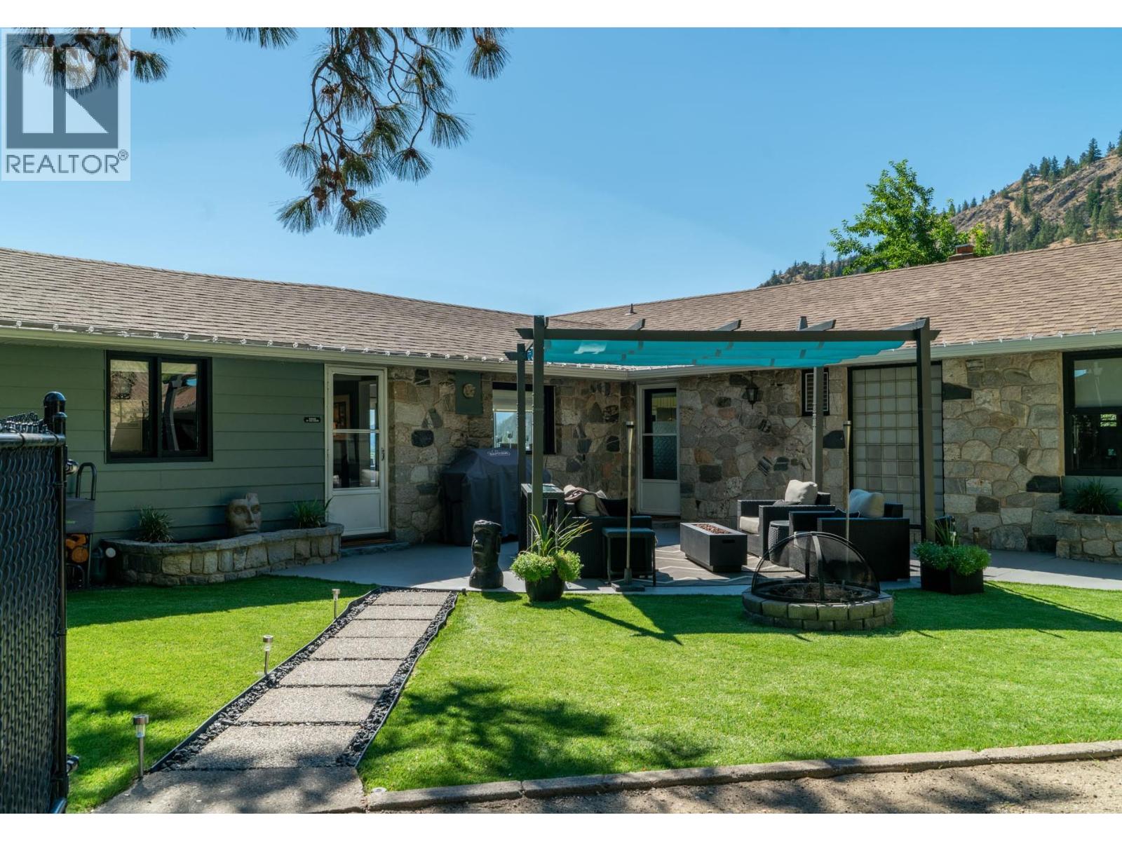 483 Pinehill Road, Oliver, British Columbia  V0H 1T5 - Photo 11 - 10386012