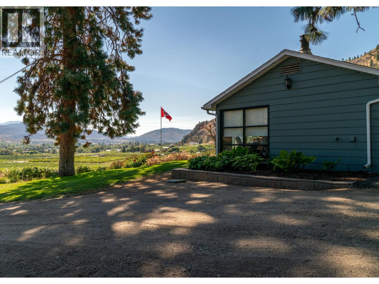 483 Pinehill Road, Oliver, British Columbia  V0H 1T5 - Photo 9 - 10386012