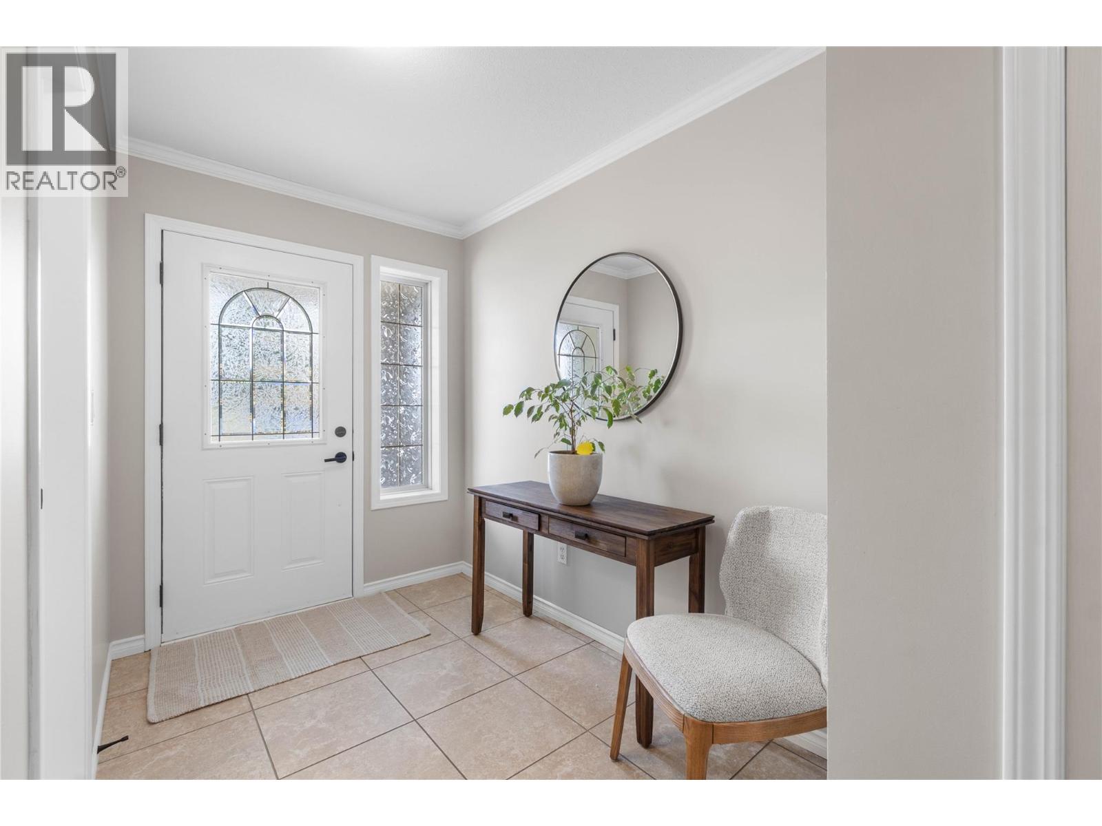 2324 Abbeyglen Way, Kamloops, British Columbia  V1S 1V6 - Photo 3 - 10385533
