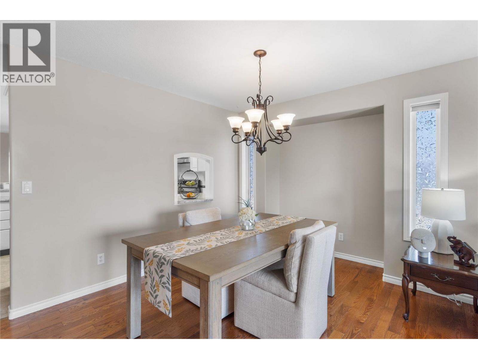 2324 Abbeyglen Way, Kamloops, British Columbia  V1S 1V6 - Photo 6 - 10385533