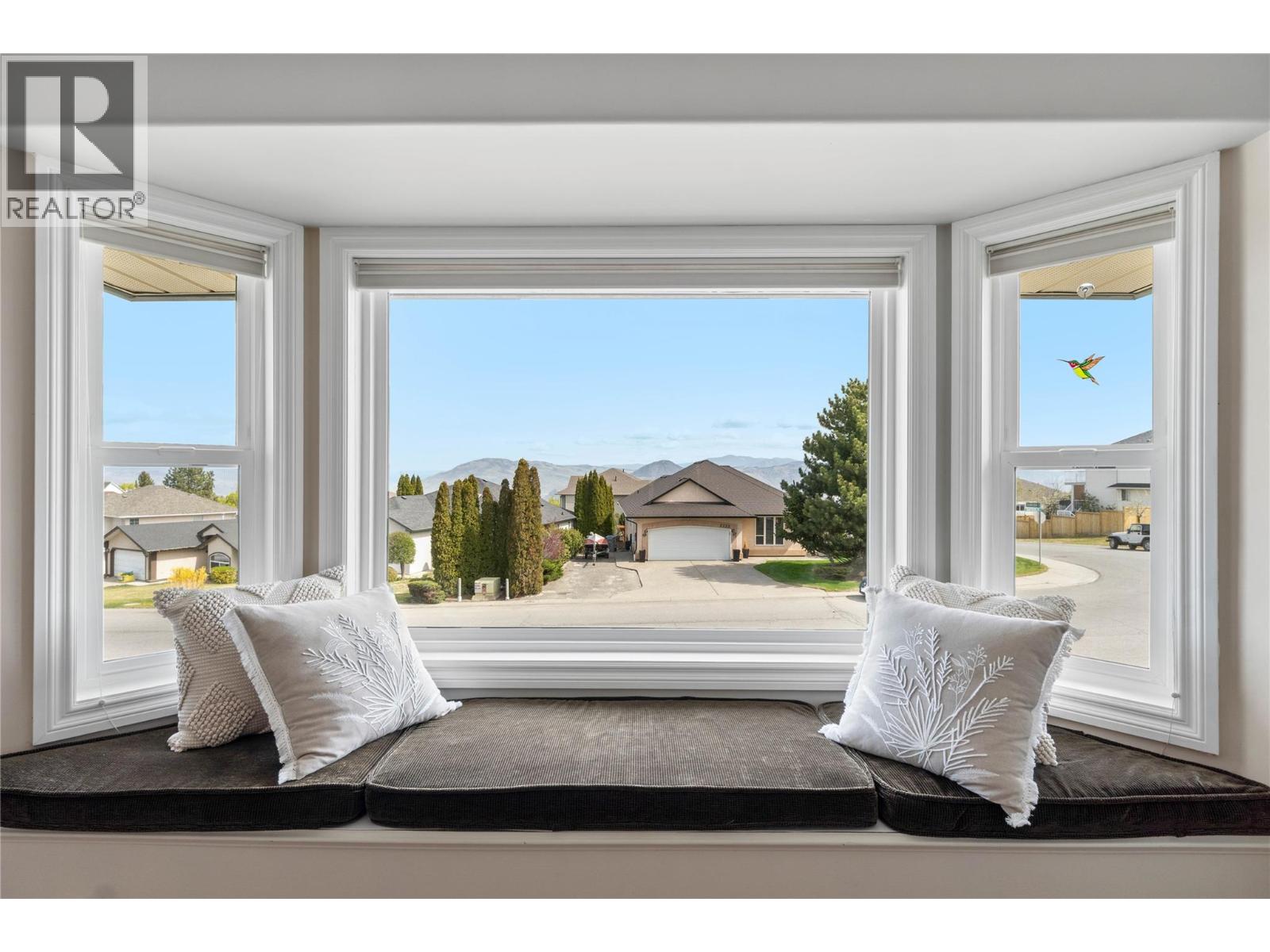 2324 Abbeyglen Way, Kamloops, British Columbia  V1S 1V6 - Photo 8 - 10385533