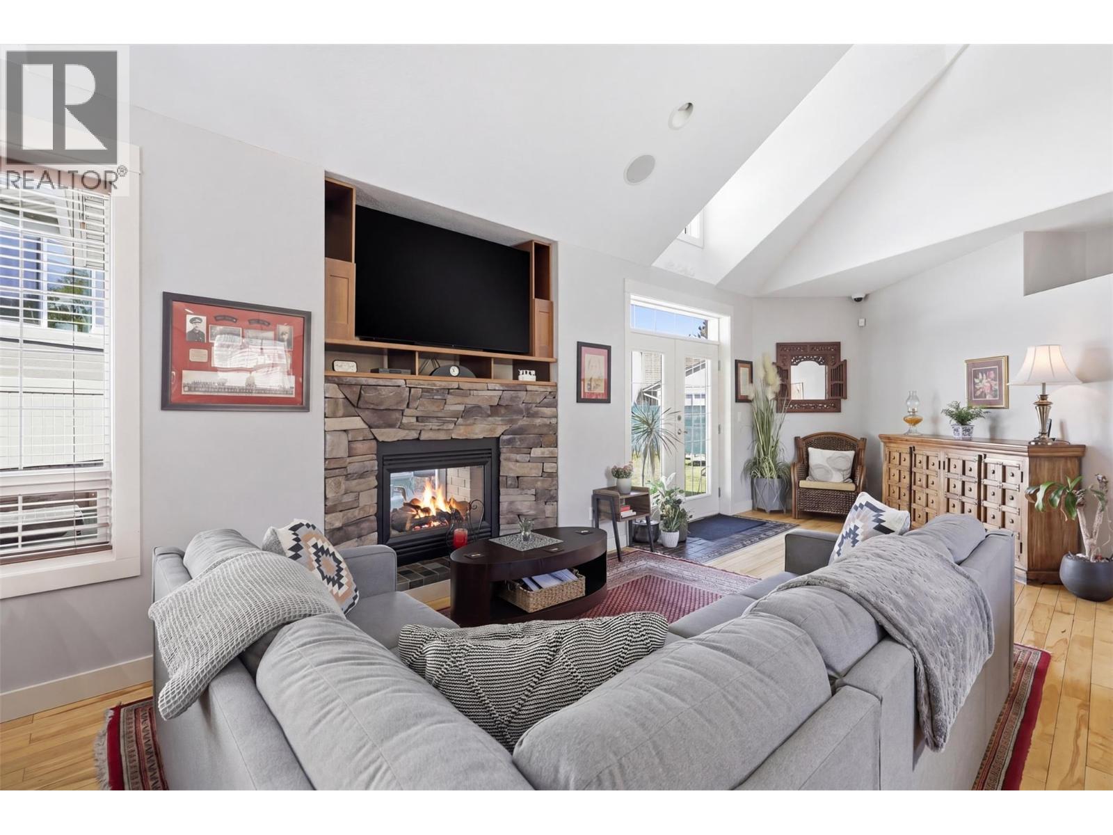 662 Harrington Road, Kamloops, British Columbia  V2B 6T7 - Photo 9 - 10385900