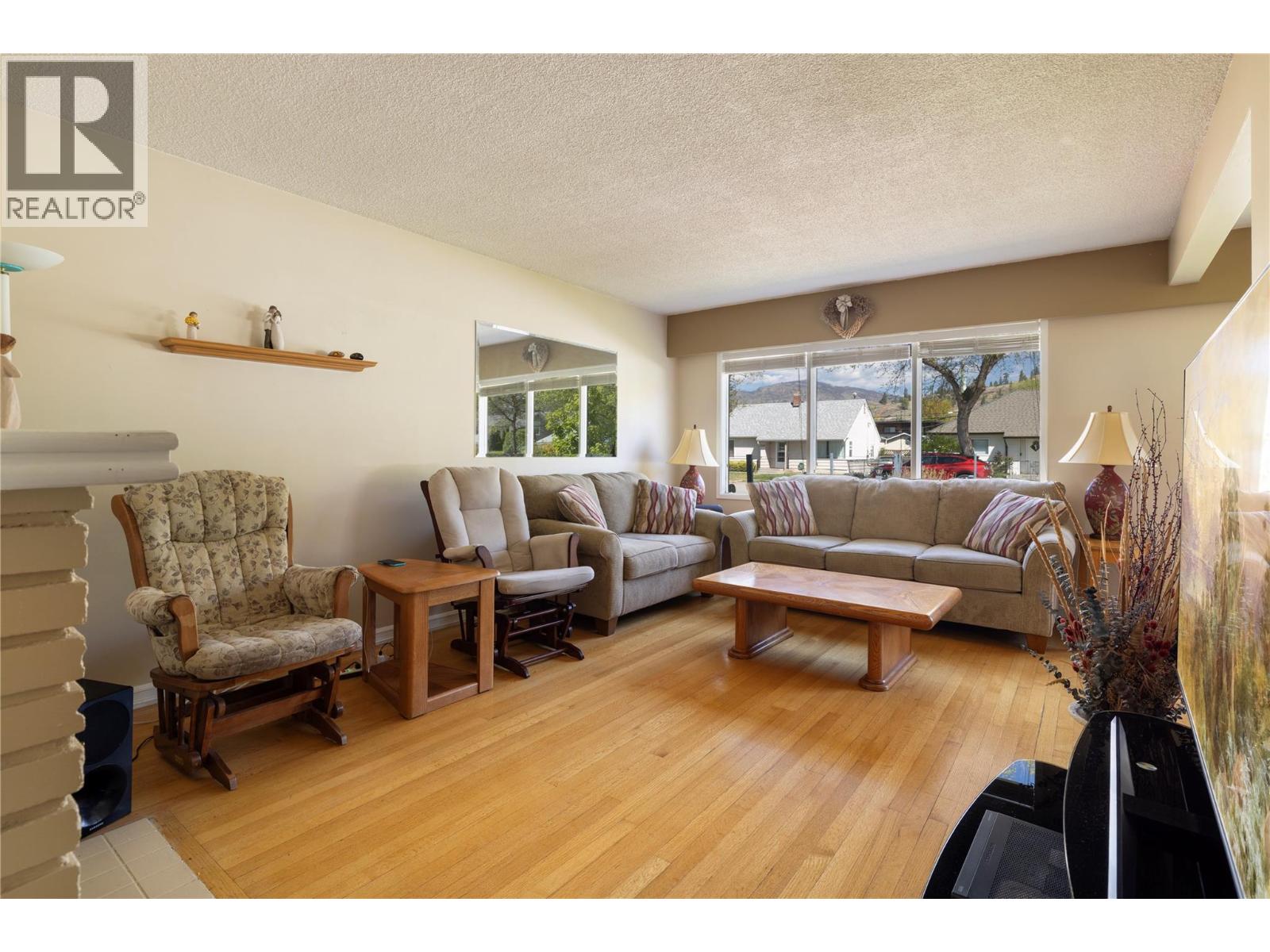661 Bay Avenue, Kelowna, British Columbia  V1Y 7J8 - Photo 3 - 10385769
