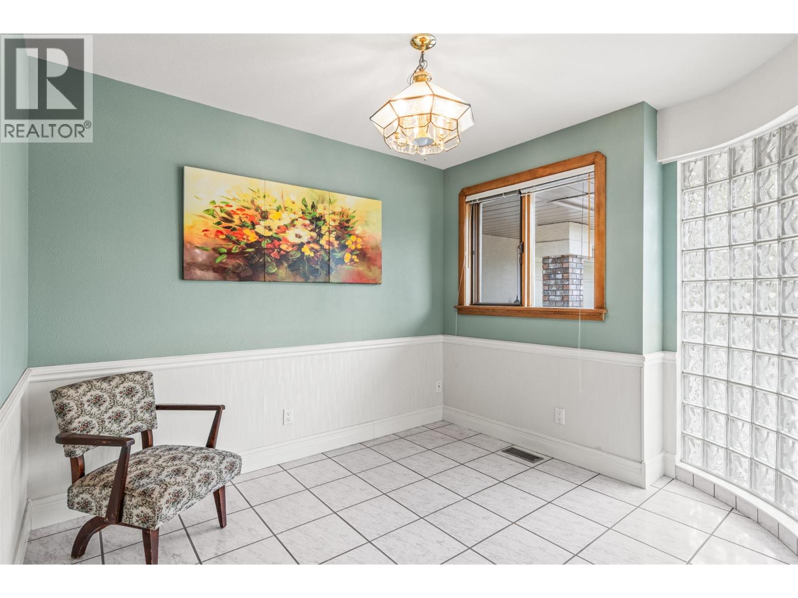 363 Northwind Drive, Vernon, British Columbia  V1H 1X1 - Photo 5 - 10384967