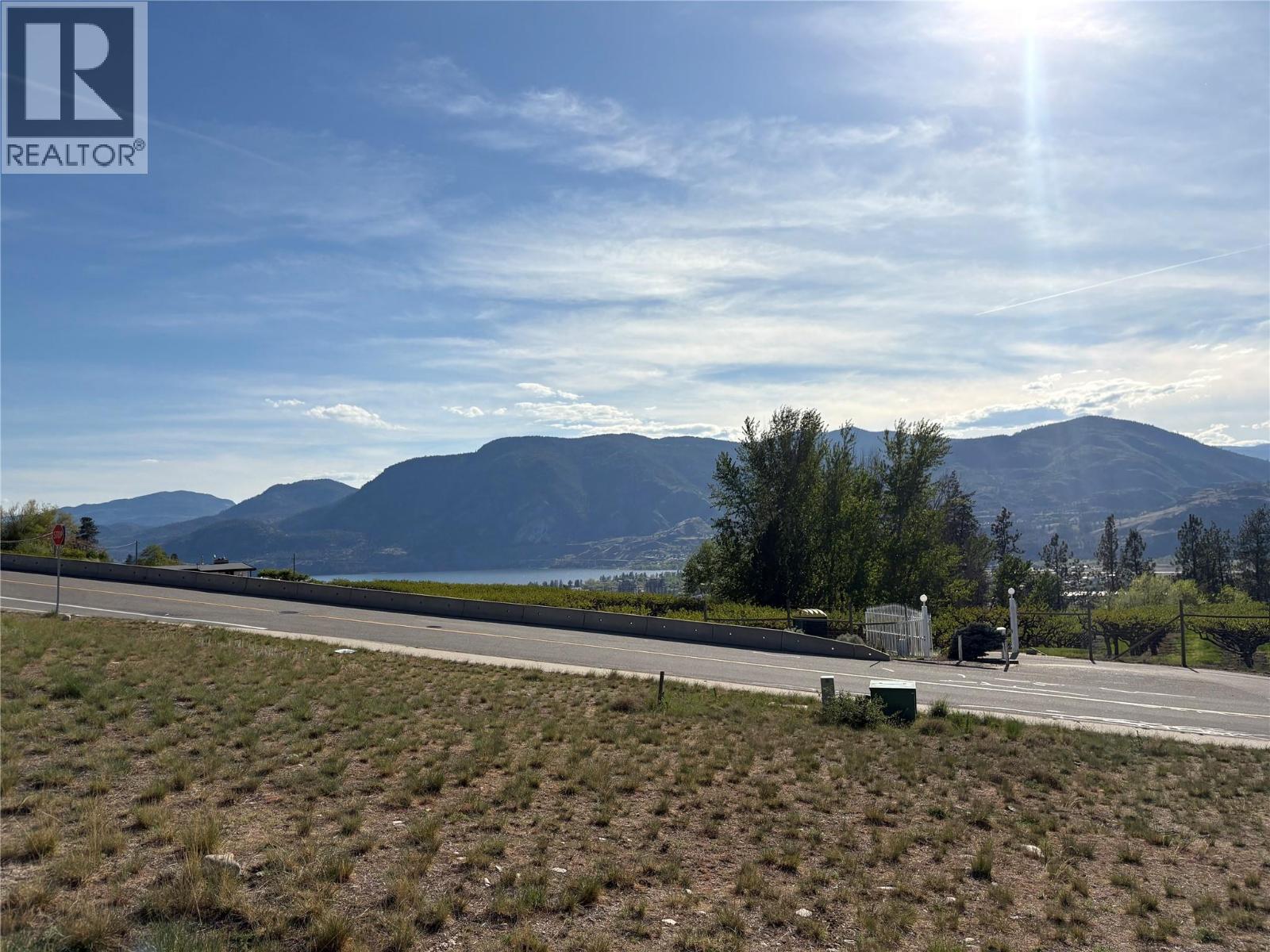 703 Pineview Road, Penticton, British Columbia  V2A 7S8 - Photo 1 - 10386038