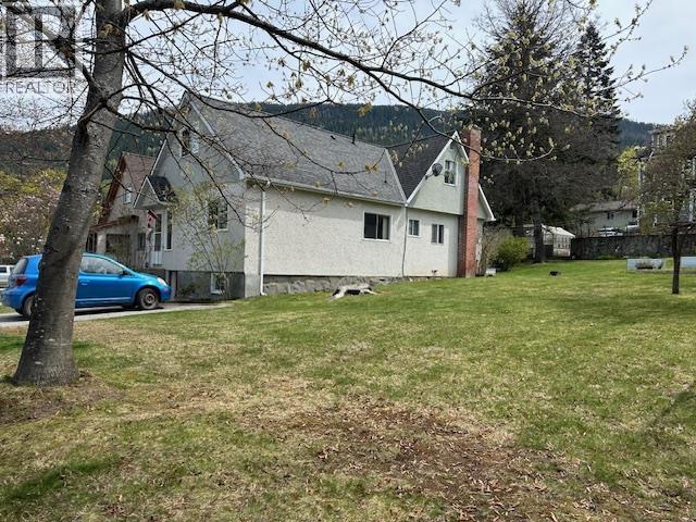 214 Innes Street, Nelson, British Columbia  V1L 5E3 - Photo 2 - 10386015