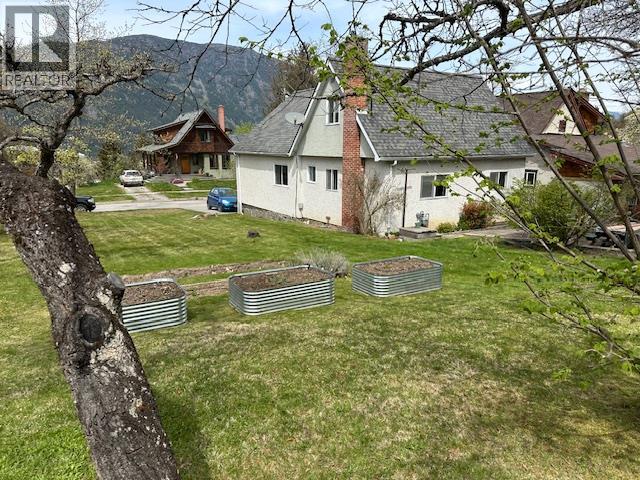 214 Innes Street, Nelson, British Columbia  V1L 5E3 - Photo 4 - 10386015