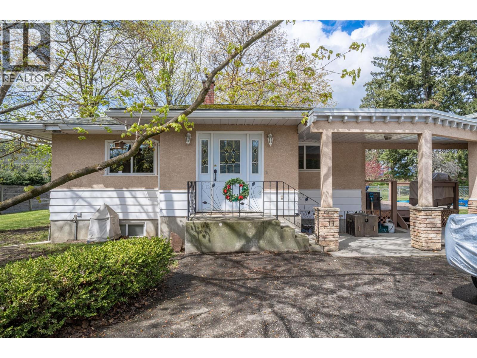 10001 & 10003 6 Highway, coldstream, British Columbia