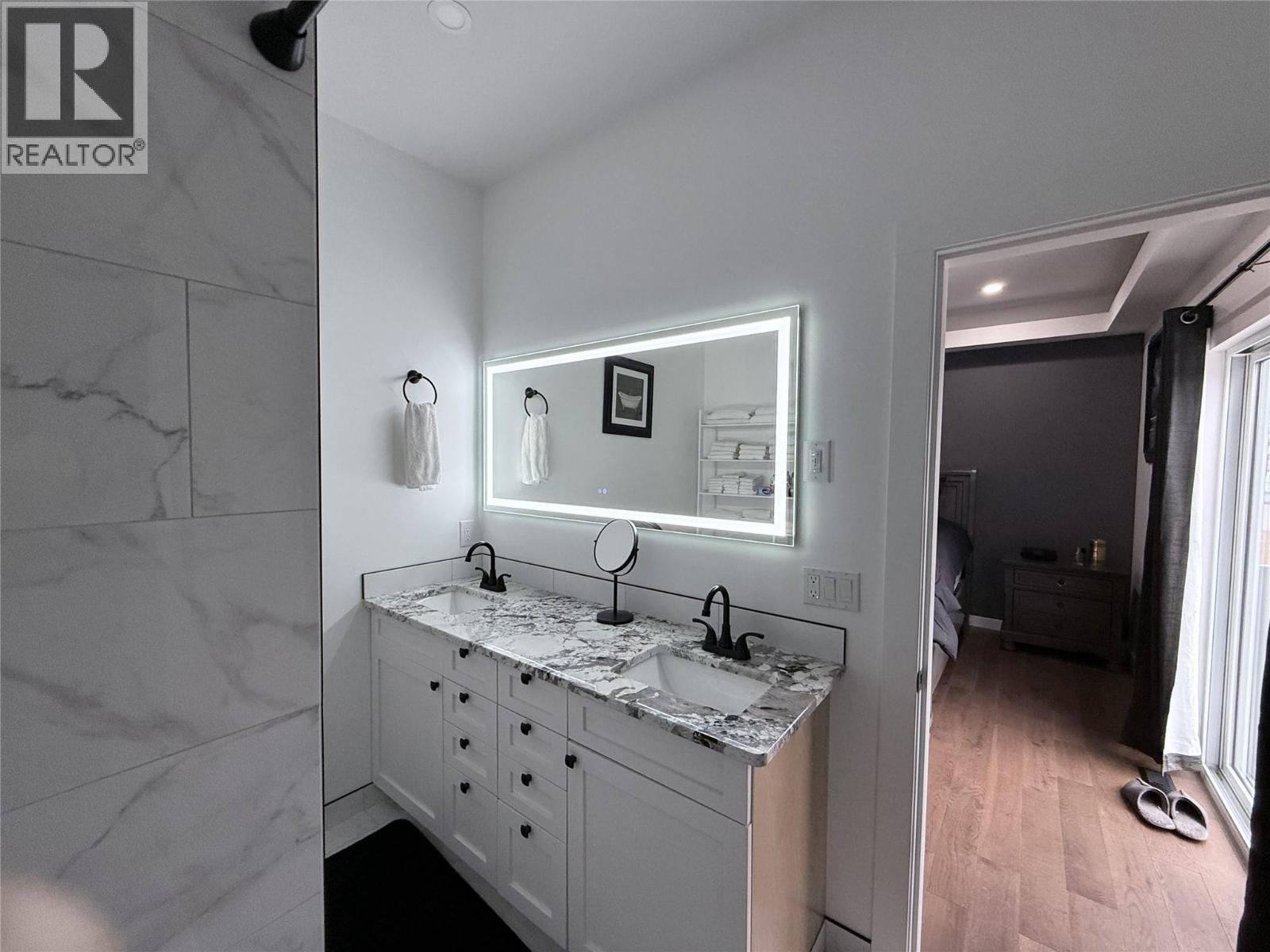 8779 Mountain View Street, Canal Flats, British Columbia  V0B 1B0 - Photo 25 - 10385902