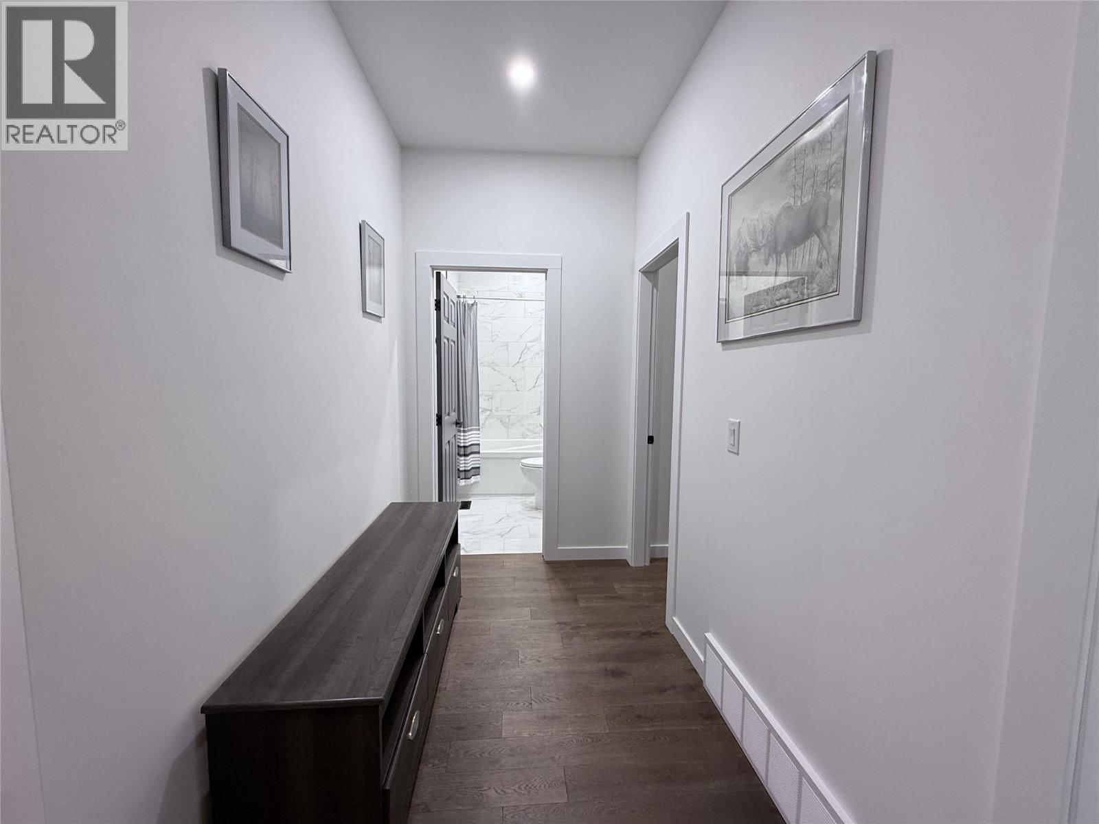 8779 Mountain View Street, Canal Flats, British Columbia  V0B 1B0 - Photo 33 - 10385902