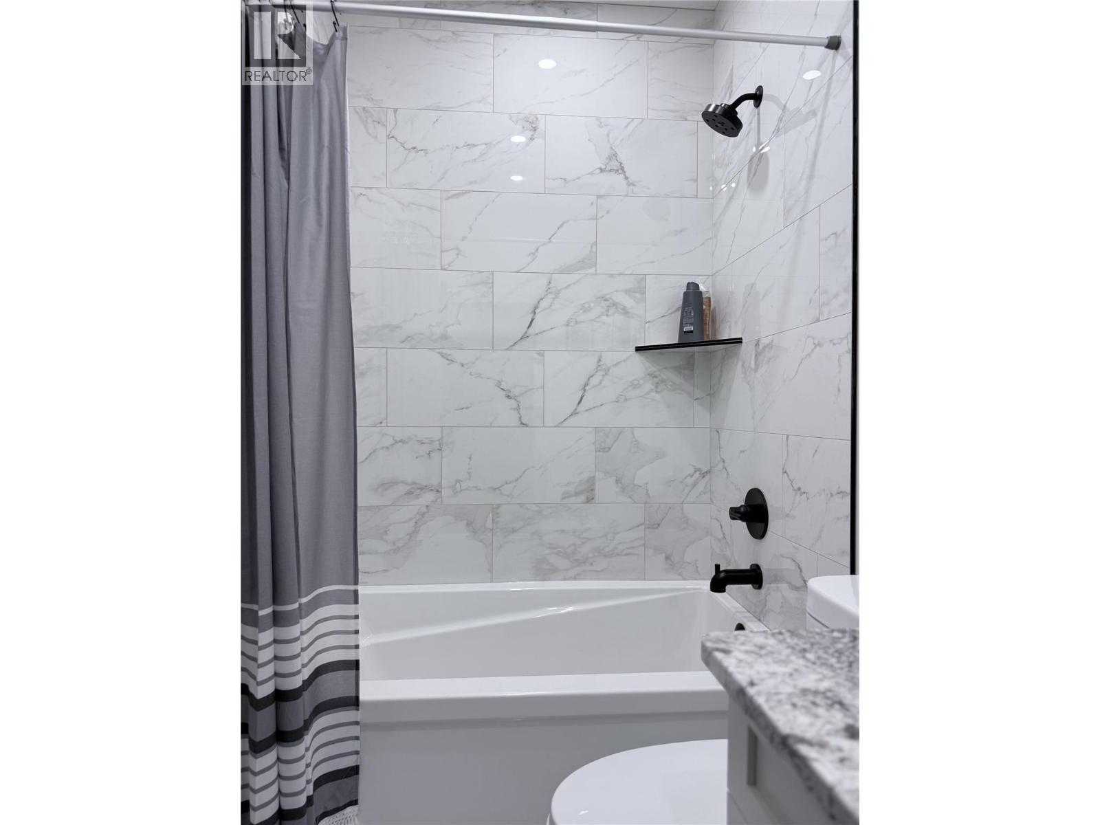 8779 Mountain View Street, Canal Flats, British Columbia  V0B 1B0 - Photo 36 - 10385902