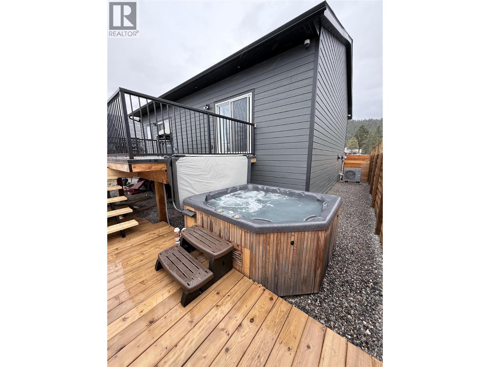 8779 Mountain View Street, Canal Flats, British Columbia  V0B 1B0 - Photo 52 - 10385902