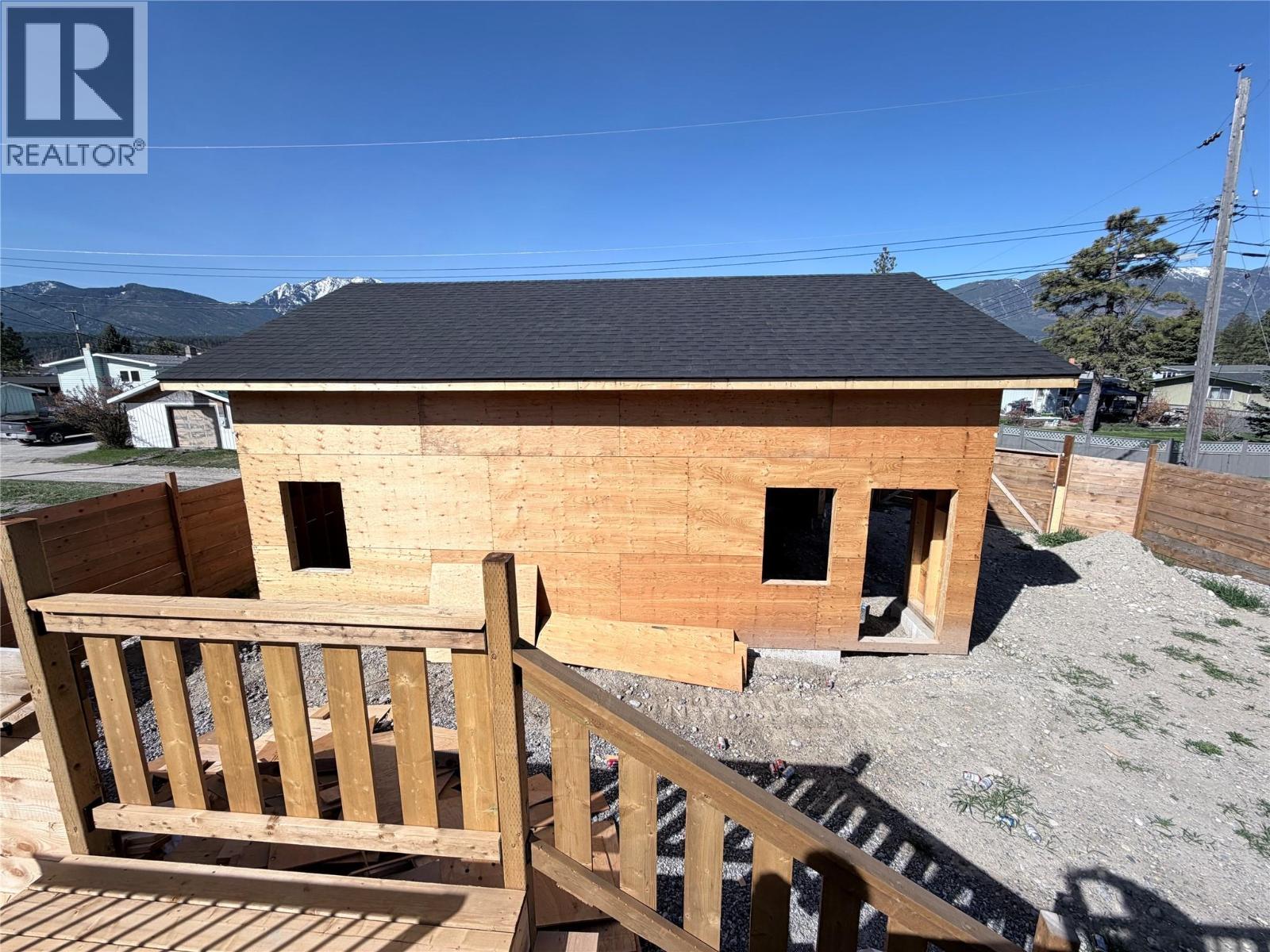8779 Mountain View Street, Canal Flats, British Columbia  V0B 1B0 - Photo 59 - 10385902