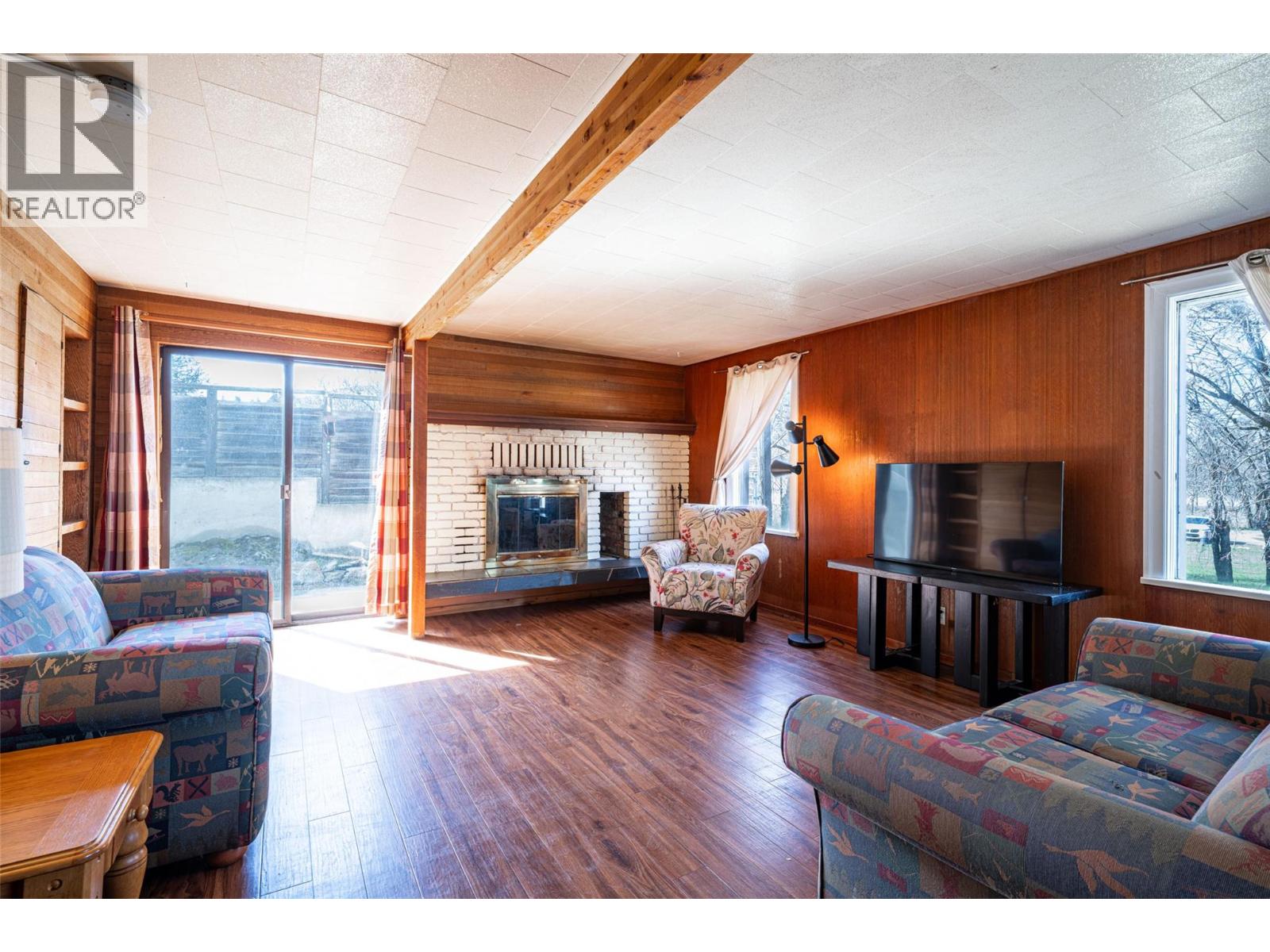 10091 6 Highway, Coldstream, British Columbia  V1B 3B6 - Photo 11 - 10385808