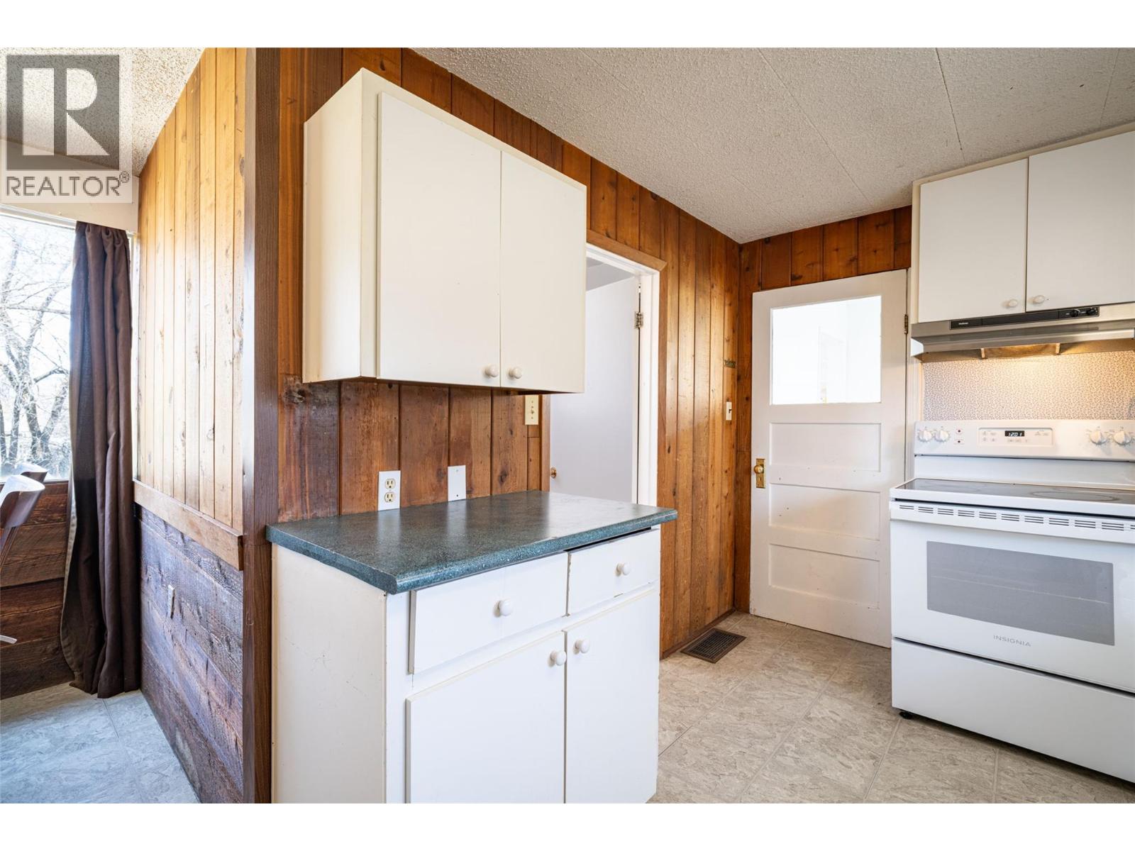 10091 6 Highway, Coldstream, British Columbia  V1B 3B6 - Photo 7 - 10385808