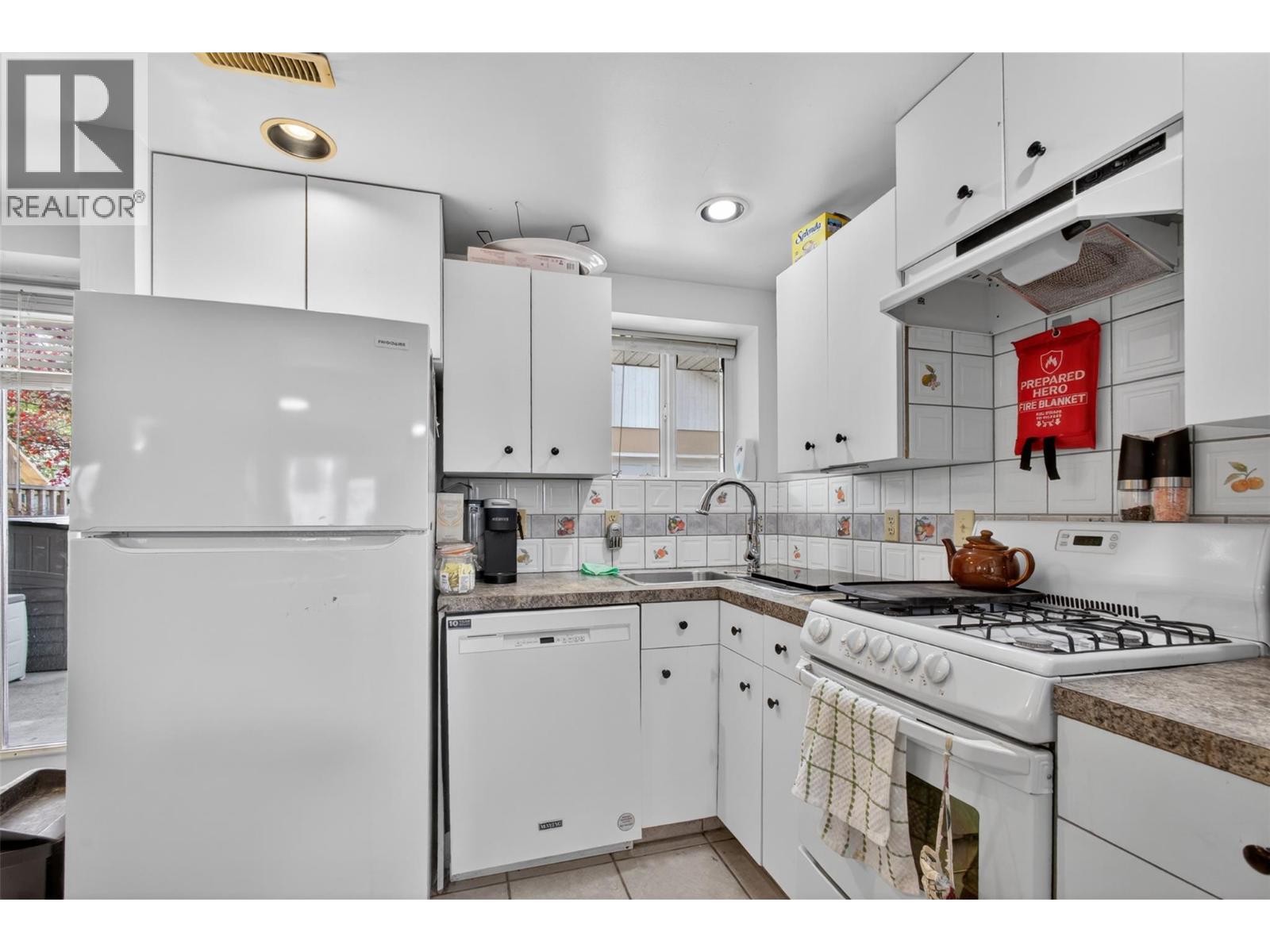 2647 Springfield Road, Kelowna, British Columbia  V1X 1B9 - Photo 29 - 10381944