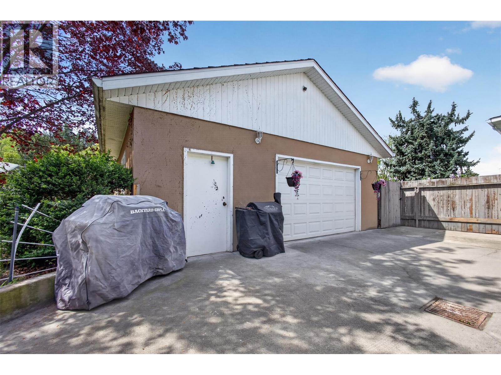 2647 Springfield Road, Kelowna, British Columbia  V1X 1B9 - Photo 37 - 10381944