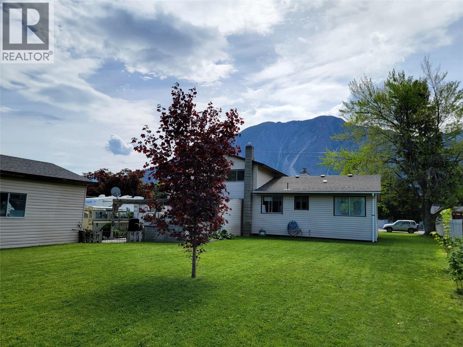430 2nd Avenue, Keremeos, British Columbia  V0X 1N2 - Photo 3 - 10386055