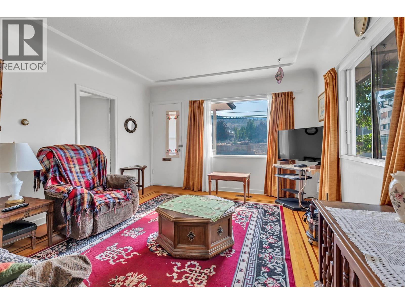 1049 Government Street, Penticton, British Columbia  V2A 4T9 - Photo 3 - 10386049