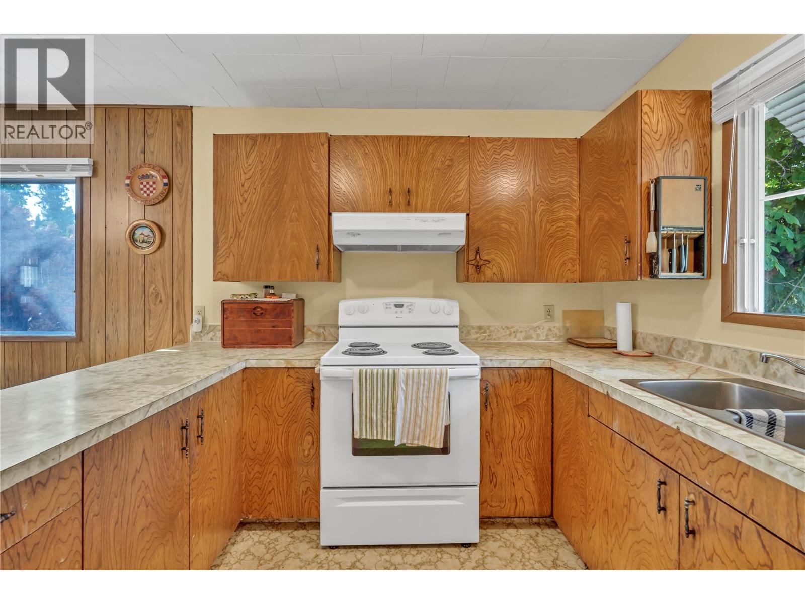 1049 Government Street, Penticton, British Columbia  V2A 4T9 - Photo 6 - 10386049