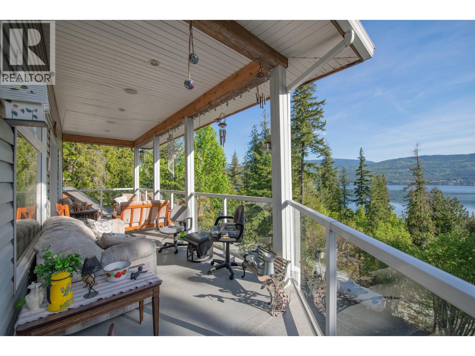 7531 Lonneke Trail, Anglemont, British Columbia  V0E 1M8 - Photo 18 - 10385234