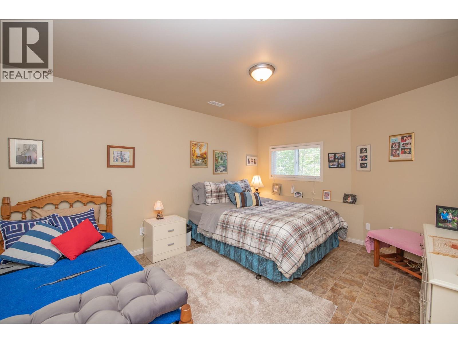 7531 Lonneke Trail, Anglemont, British Columbia  V0E 1M8 - Photo 33 - 10385234