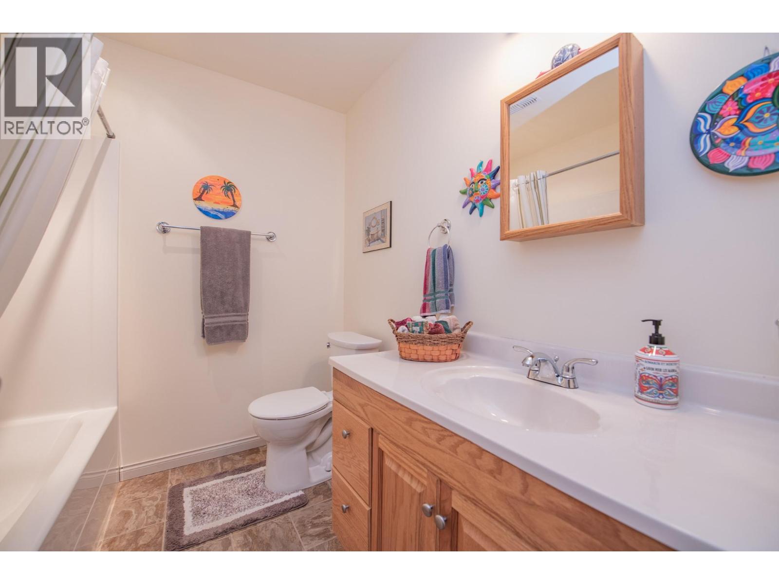 7531 Lonneke Trail, Anglemont, British Columbia  V0E 1M8 - Photo 34 - 10385234