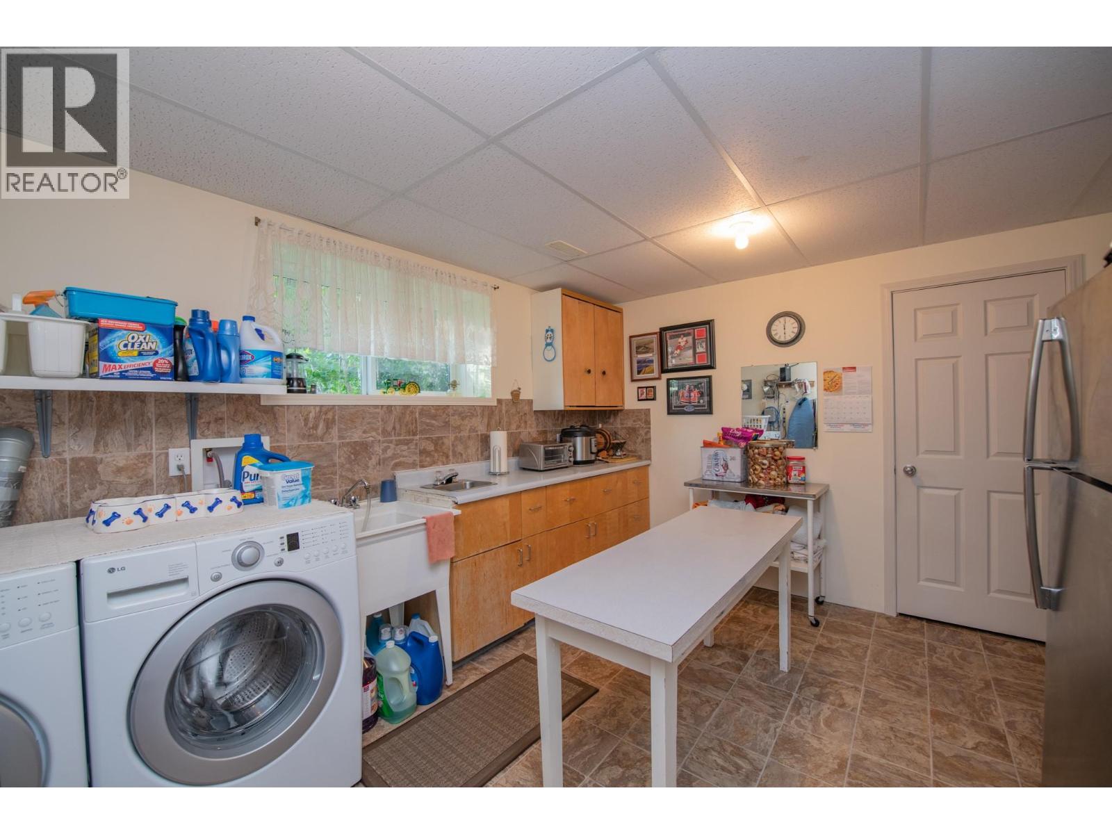 7531 Lonneke Trail, Anglemont, British Columbia  V0E 1M8 - Photo 35 - 10385234