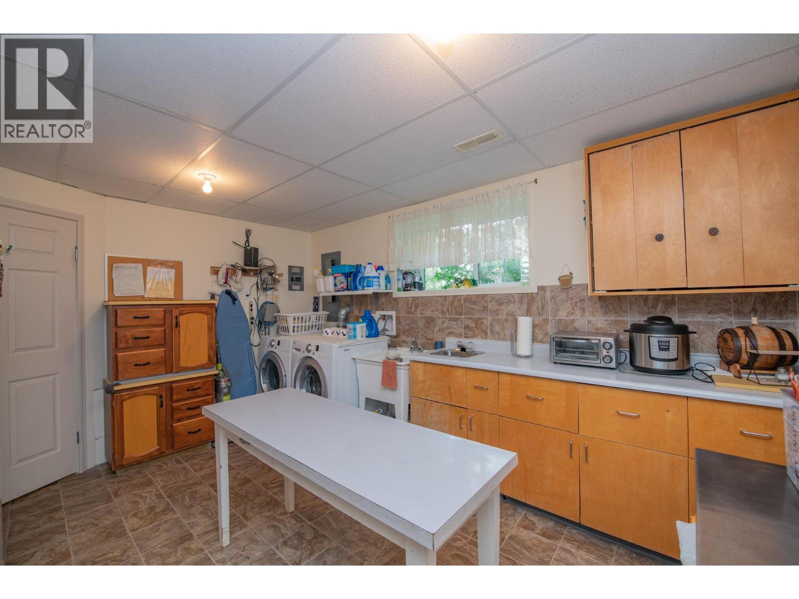 7531 Lonneke Trail, Anglemont, British Columbia  V0E 1M8 - Photo 37 - 10385234