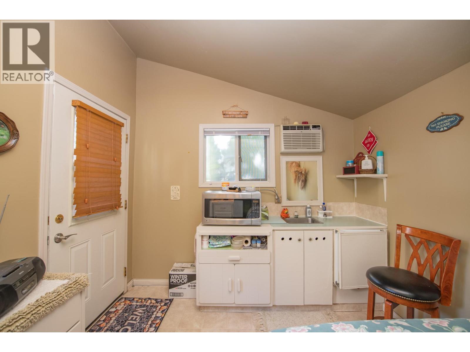 7531 Lonneke Trail, Anglemont, British Columbia  V0E 1M8 - Photo 46 - 10385234