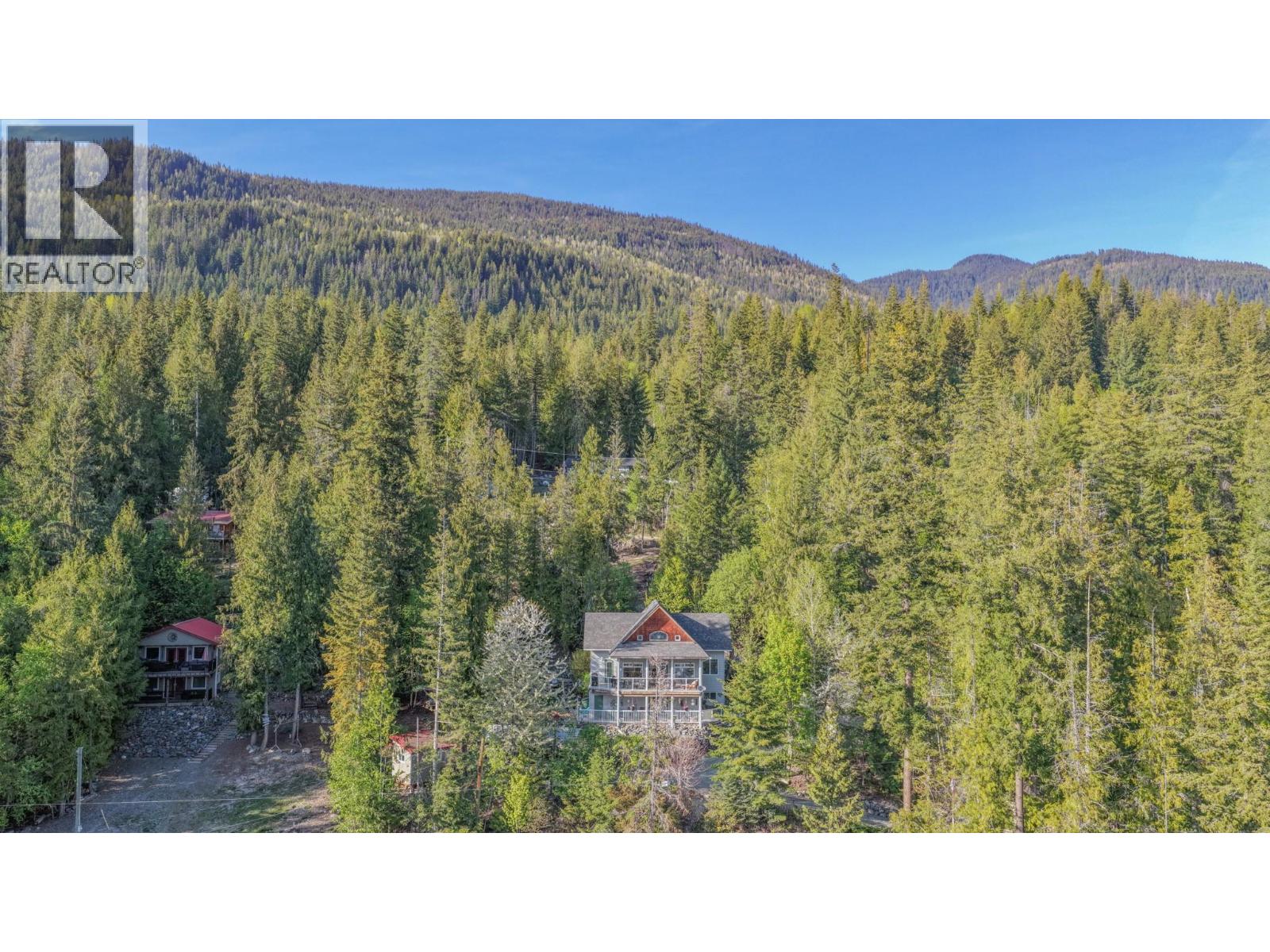 7531 Lonneke Trail, Anglemont, British Columbia  V0E 1M8 - Photo 68 - 10385234