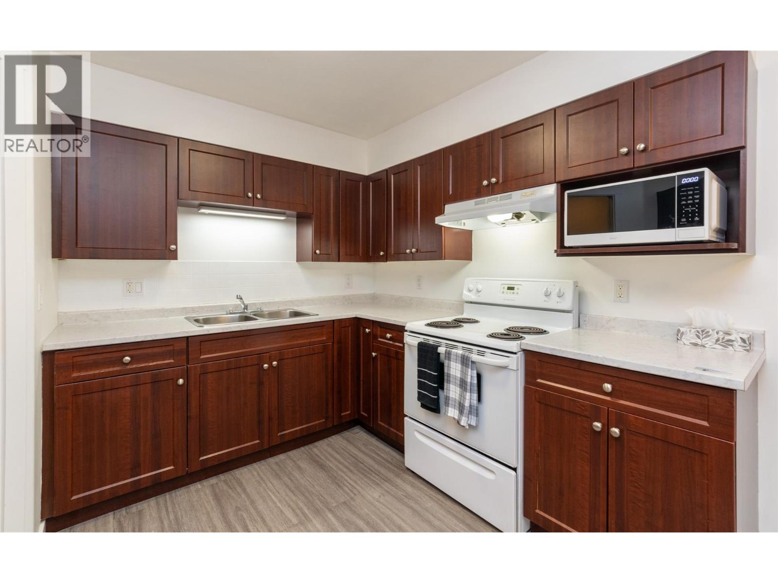1070 1 Street SE Unit# 6, salmon arm, British Columbia