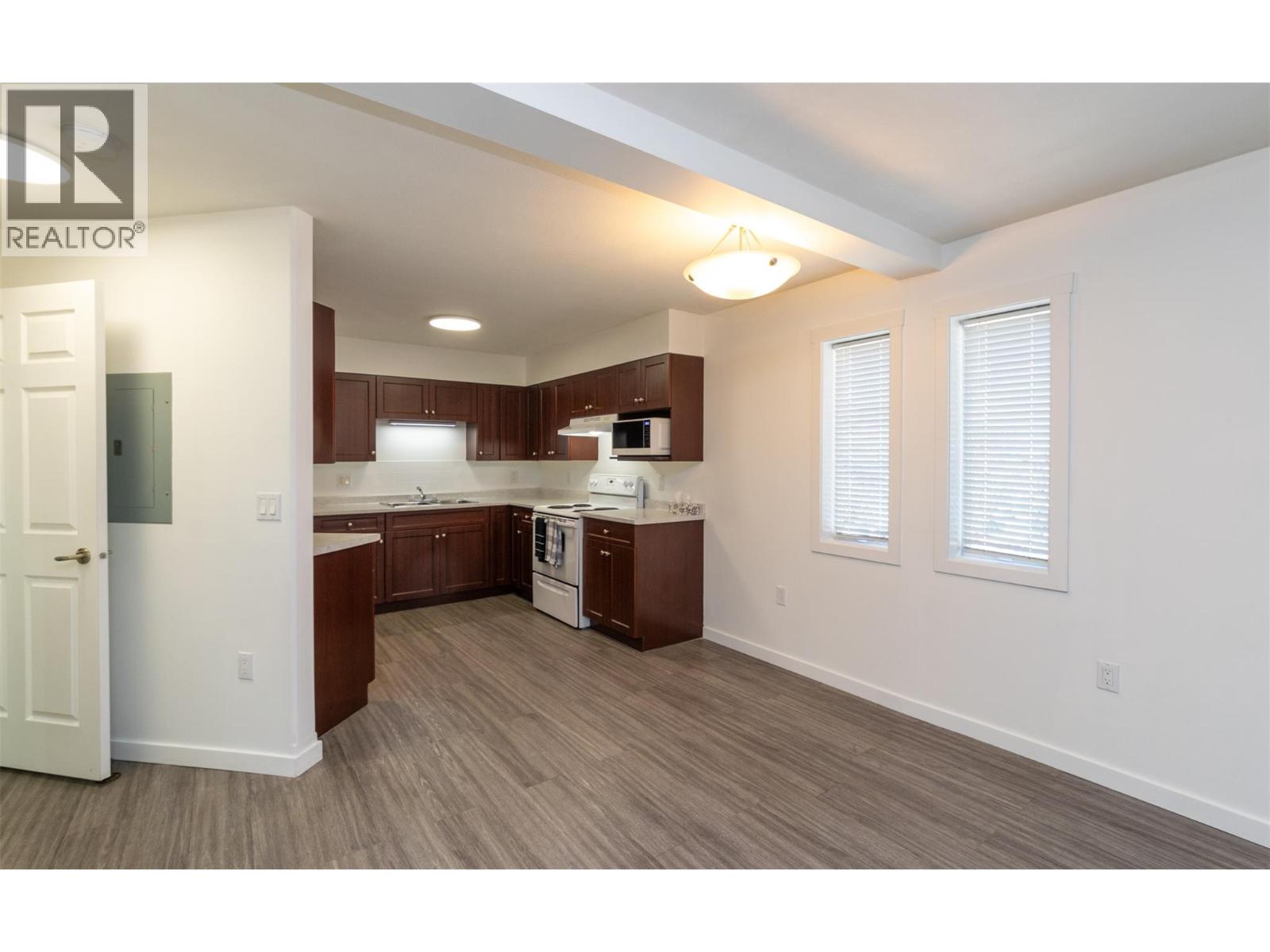 1070 1 Street Se Unit# 6, Salmon Arm, British Columbia  V1E 0B6 - Photo 5 - 10384013