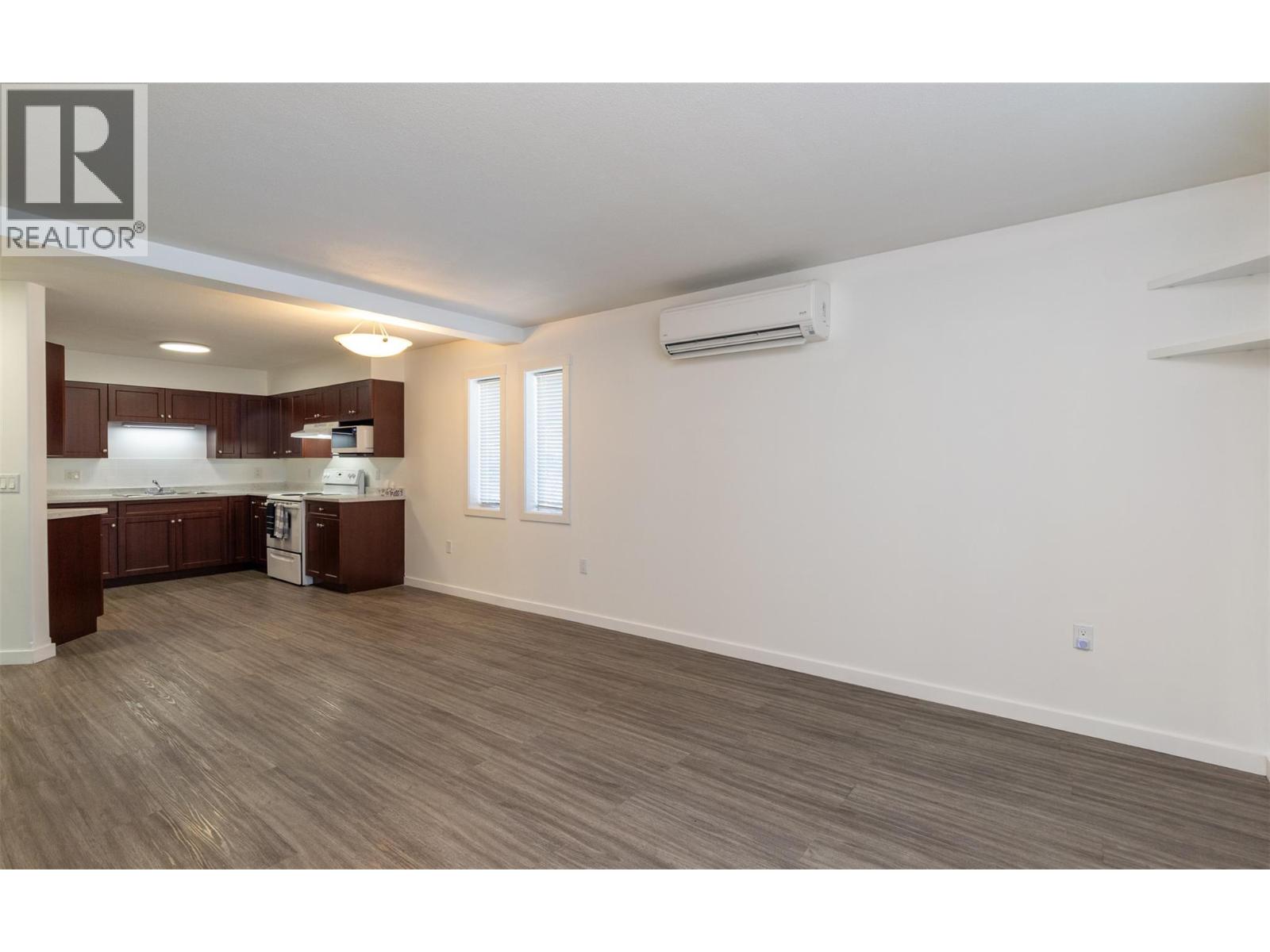 1070 1 Street Se Unit# 6, Salmon Arm, British Columbia  V1E 0B6 - Photo 6 - 10384013