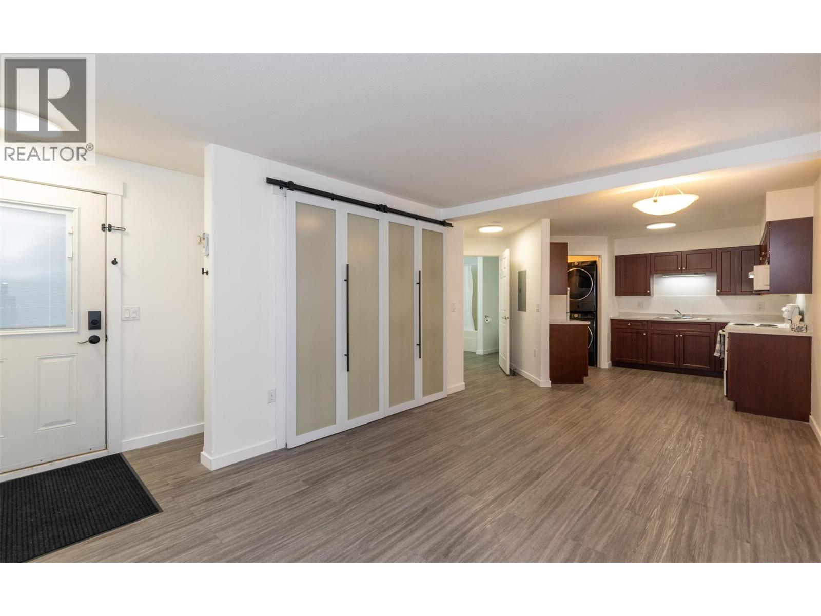 1070 1 Street Se Unit# 6, Salmon Arm, British Columbia  V1E 0B6 - Photo 7 - 10384013