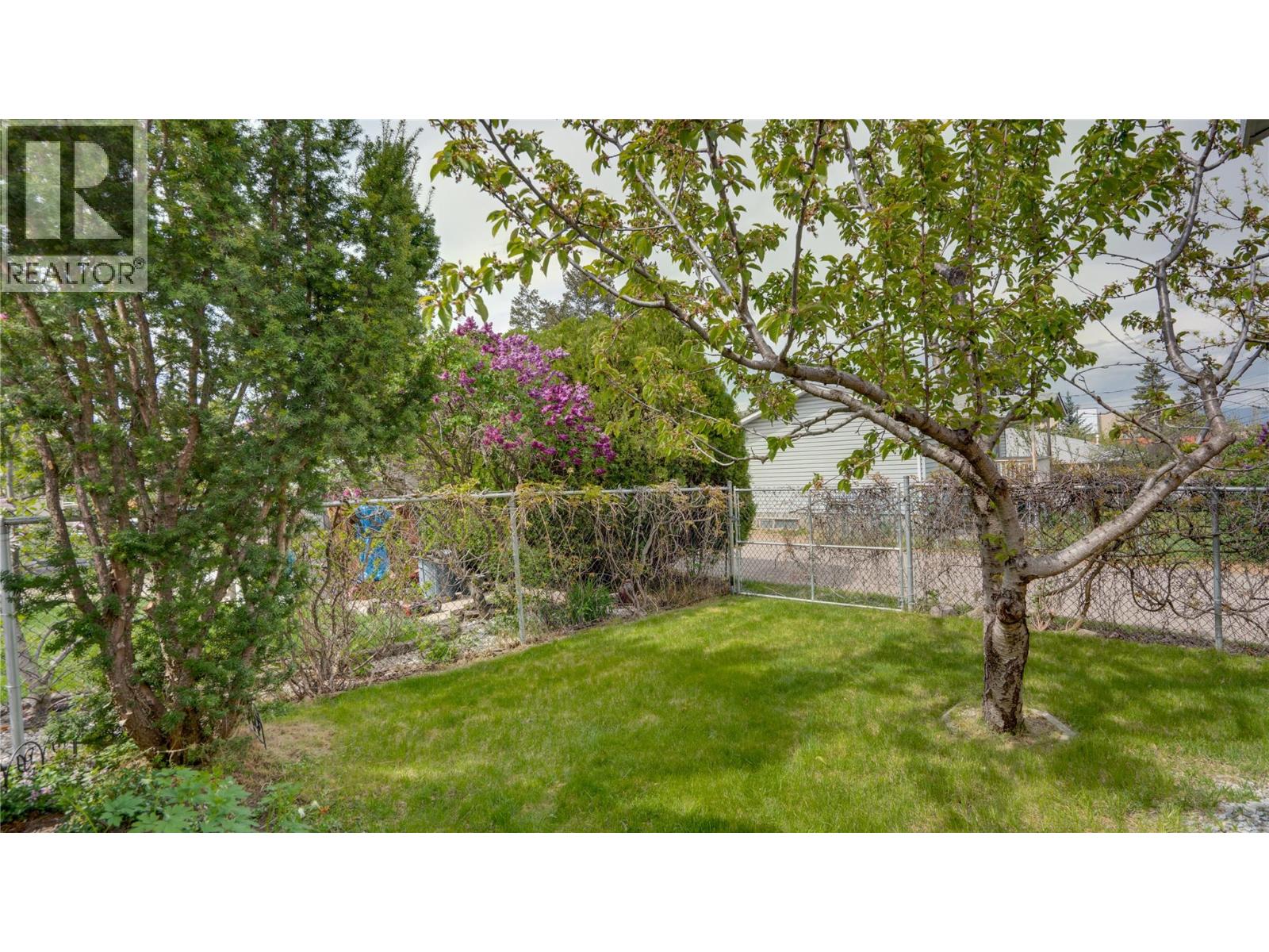3001 18 Avenue, Vernon, British Columbia  V1T 1C4 - Photo 34 - 10383282