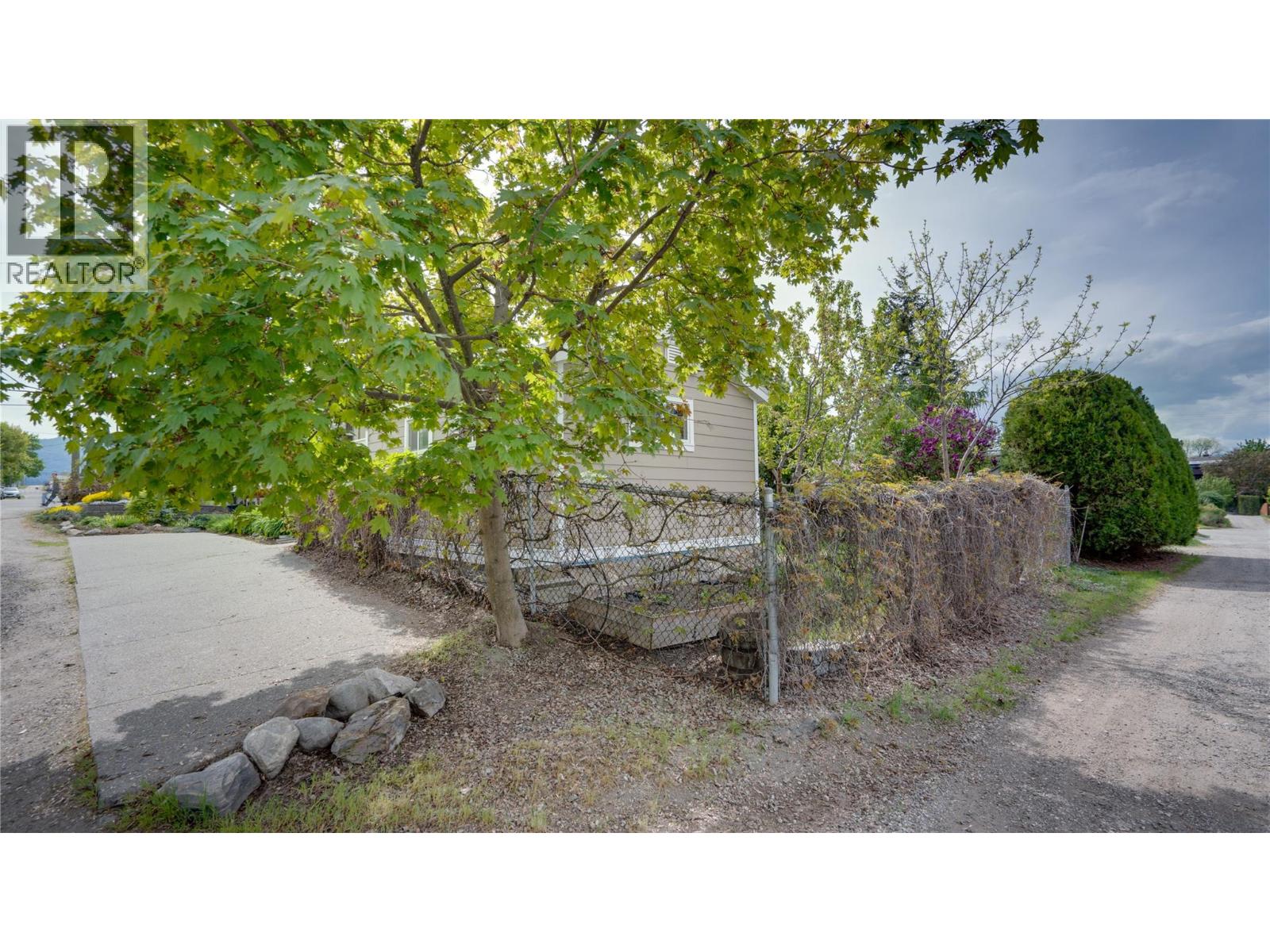 3001 18 Avenue, Vernon, British Columbia  V1T 1C4 - Photo 36 - 10383282