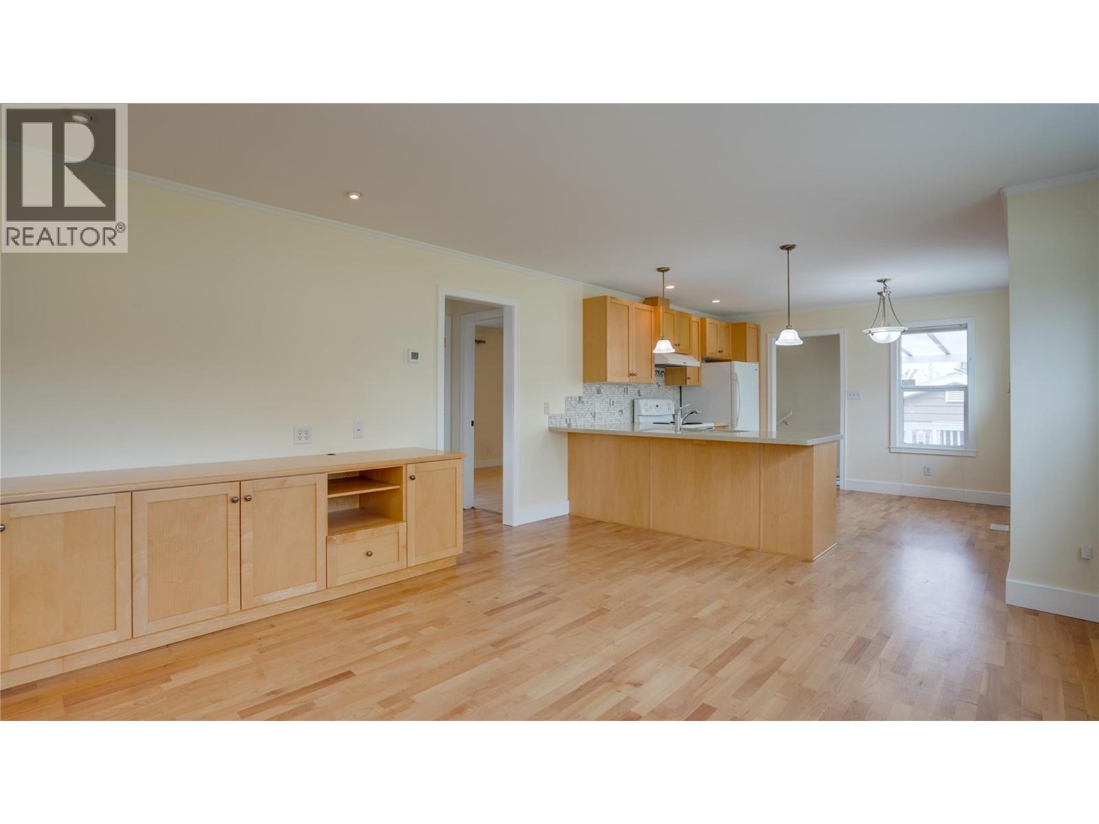 3001 18 Avenue, Vernon, British Columbia  V1T 1C4 - Photo 6 - 10383282