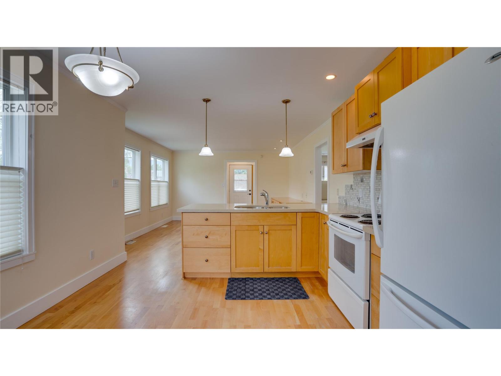 3001 18 Avenue, Vernon, British Columbia  V1T 1C4 - Photo 8 - 10383282