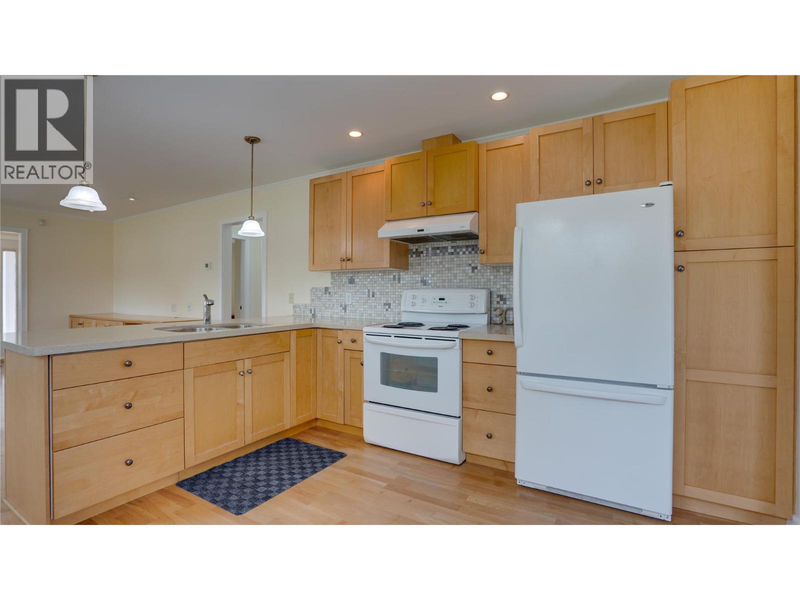 3001 18 Avenue, Vernon, British Columbia  V1T 1C4 - Photo 9 - 10383282