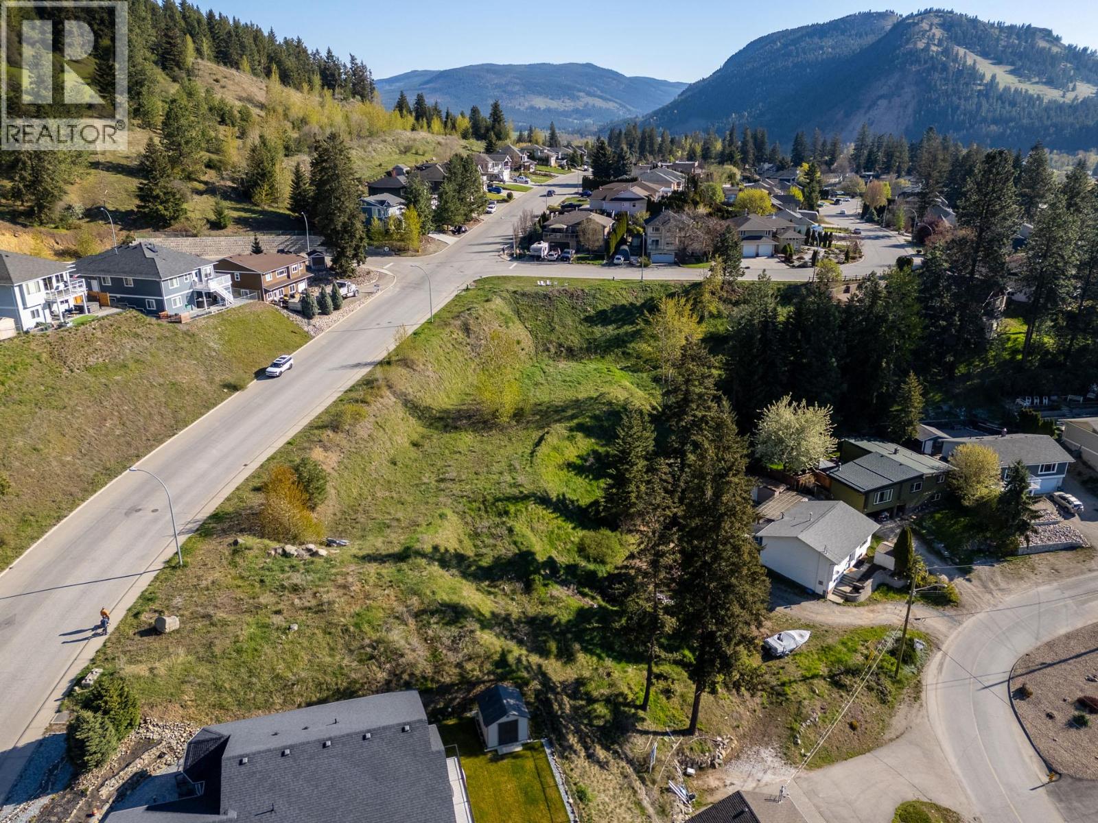 1827 Mountain View Avenue, Lumby, British Columbia  V0E 2G0 - Photo 11 - 10385220