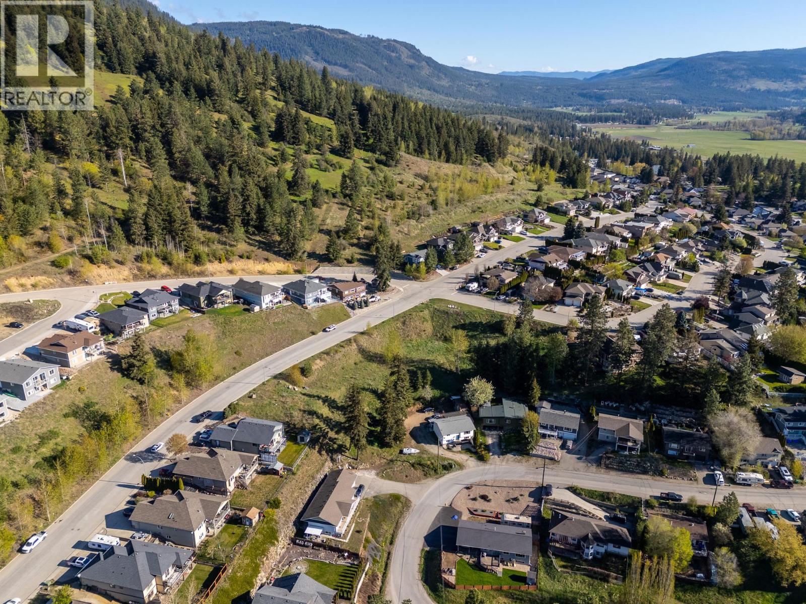 1827 Mountain View Avenue, Lumby, British Columbia  V0E 2G0 - Photo 18 - 10385220